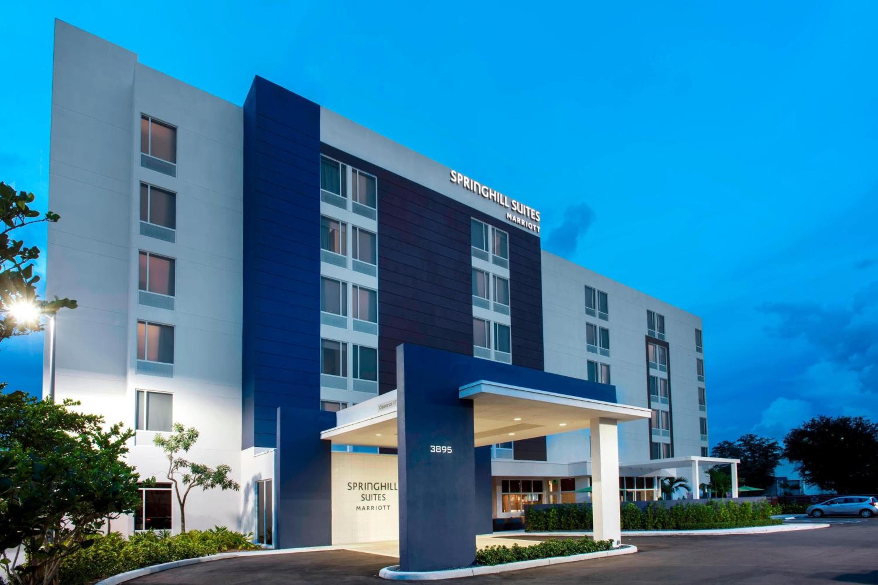 SpringHill Suites by Marriott Miami Doral: building