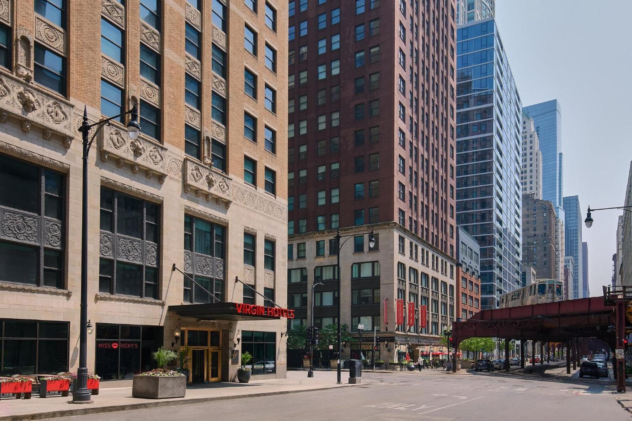 Sports Illustrated Resorts Chicago: building