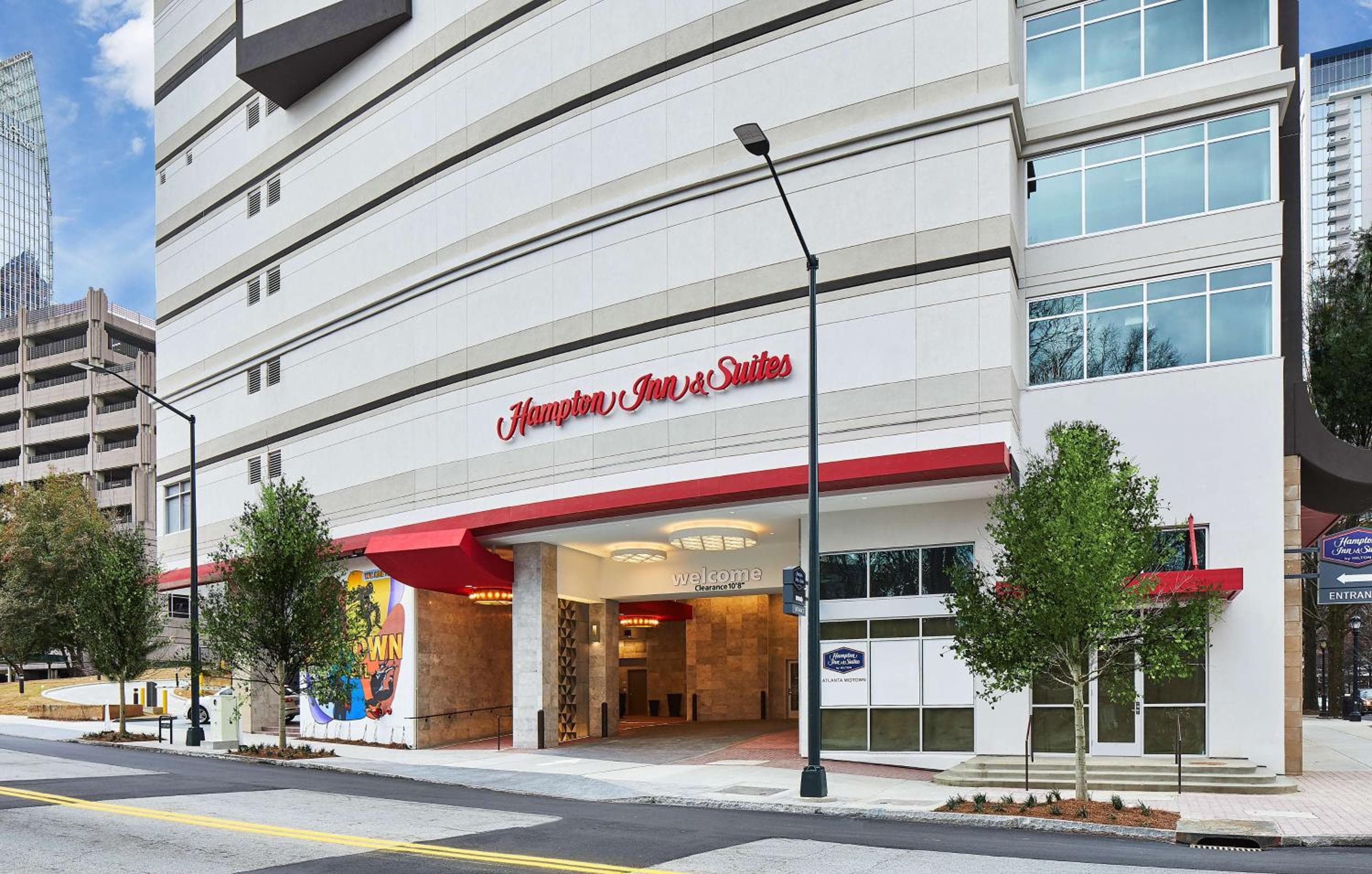 Hampton Inn & Suites Atlanta-Midtown, Ga: building
