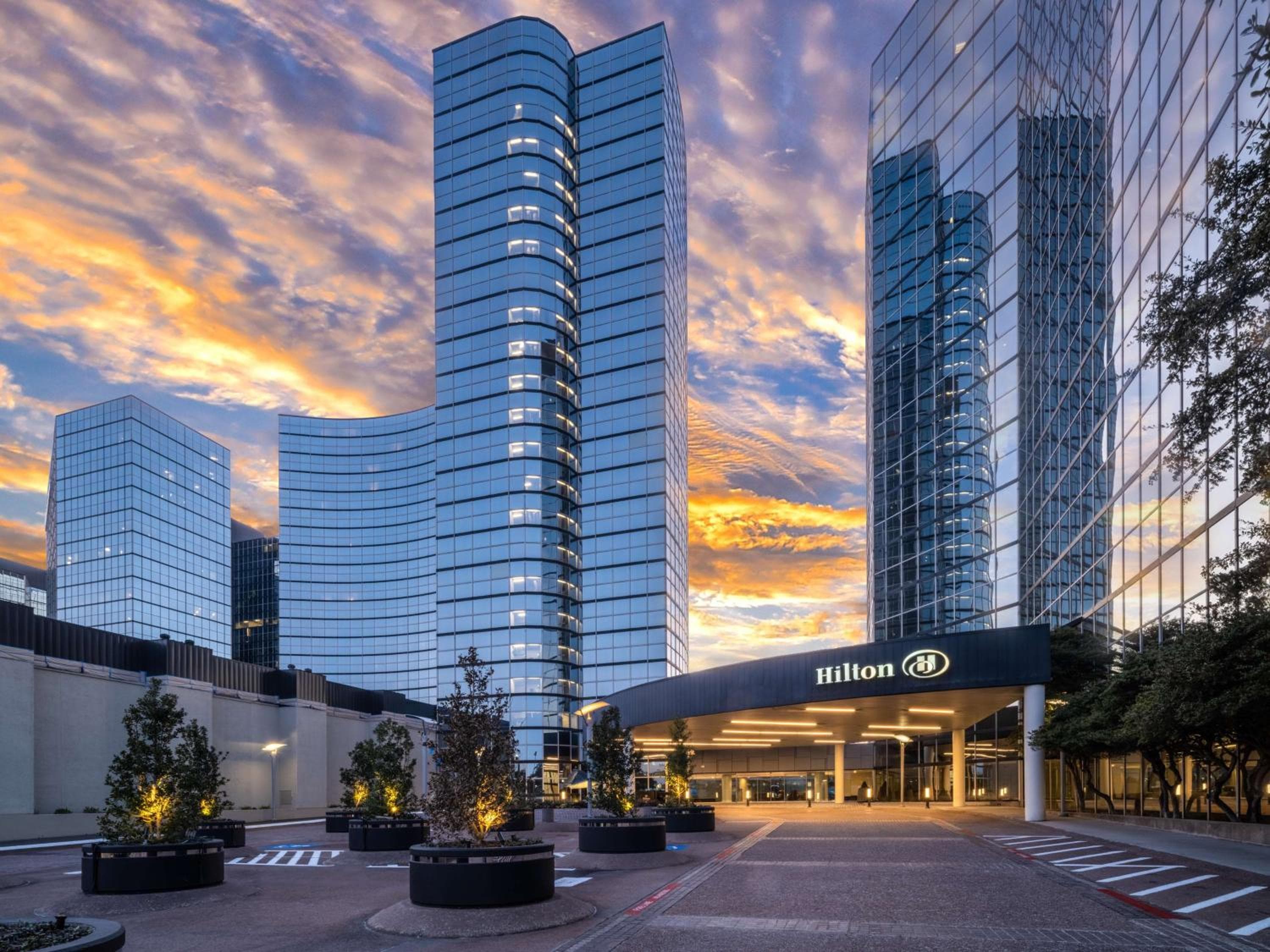 Hilton Dallas Lincoln Centre by the Galleria: building