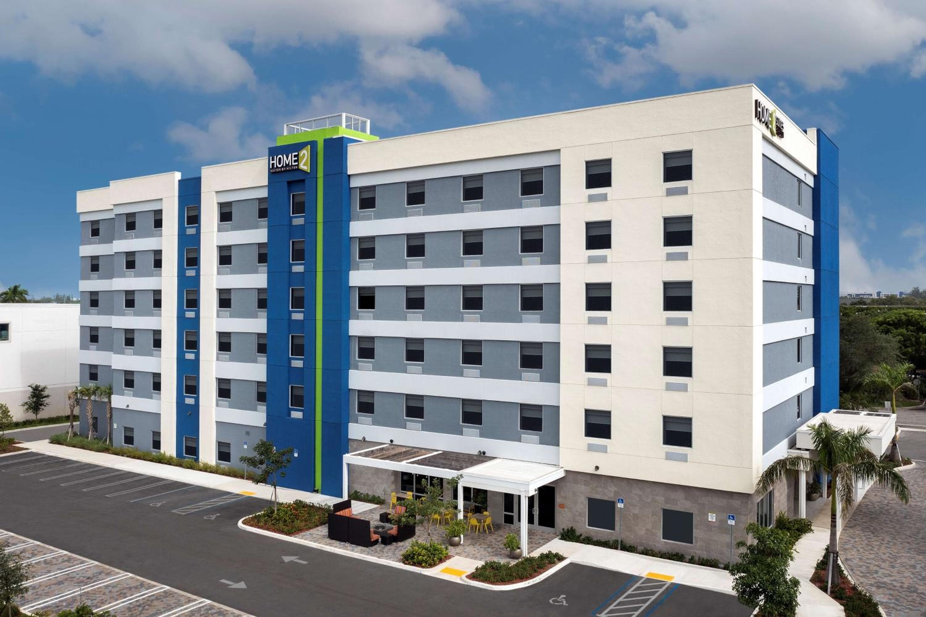 Home2 Suites By Hilton Miami Doral West Airport, Fl: building