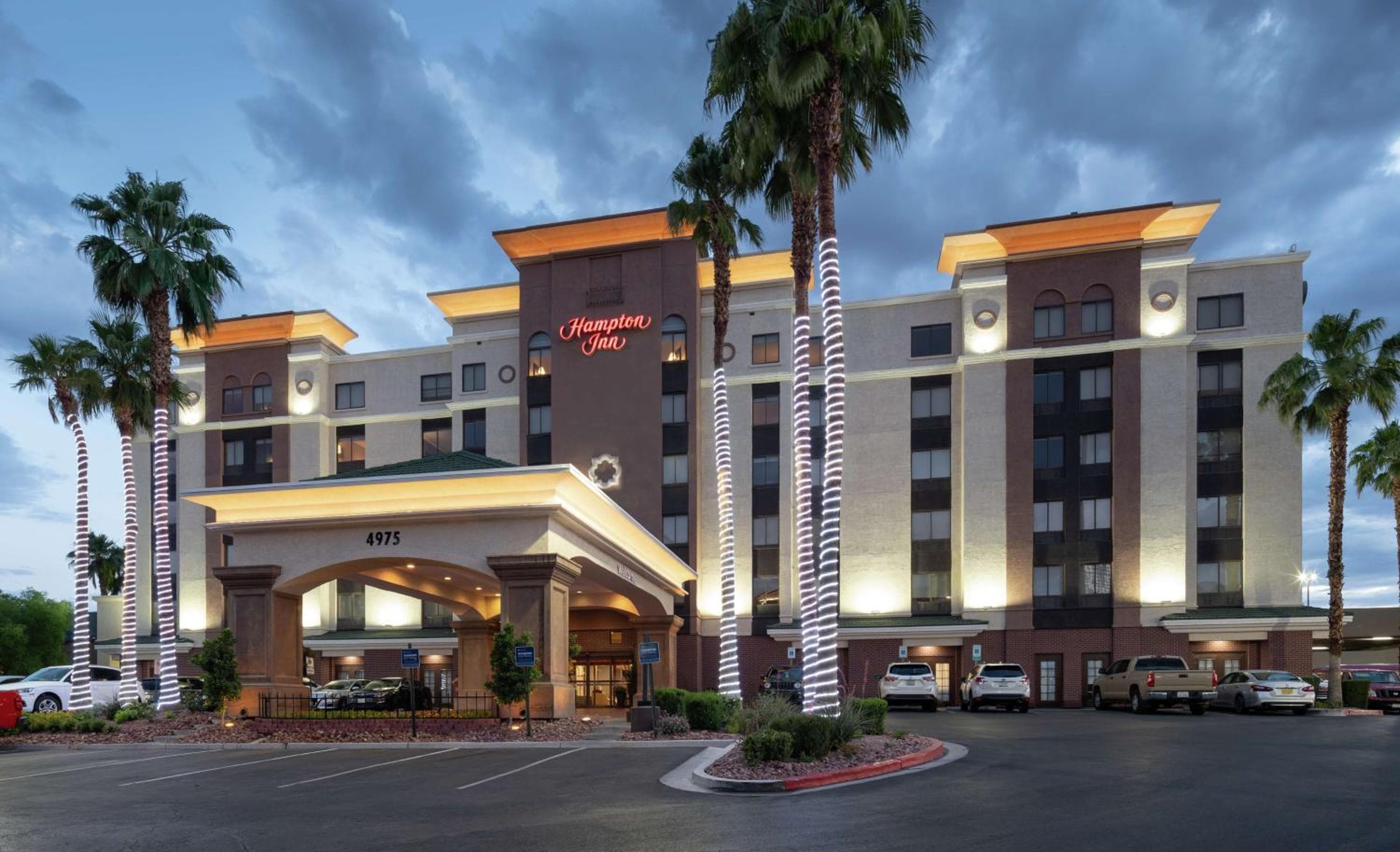 Hampton Inn Tropicana: building
