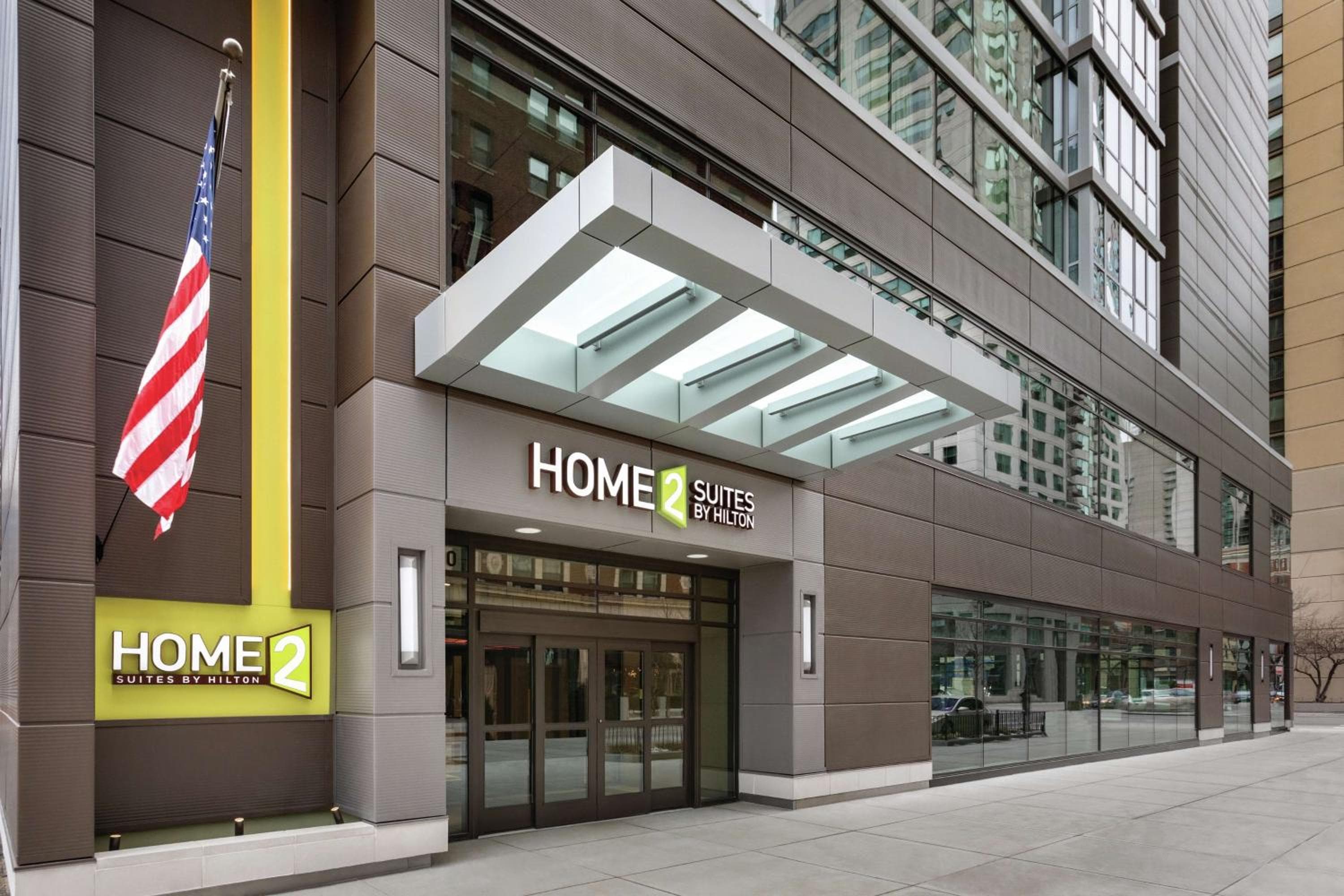 Home2 Suites By Hilton Chicago River North: building