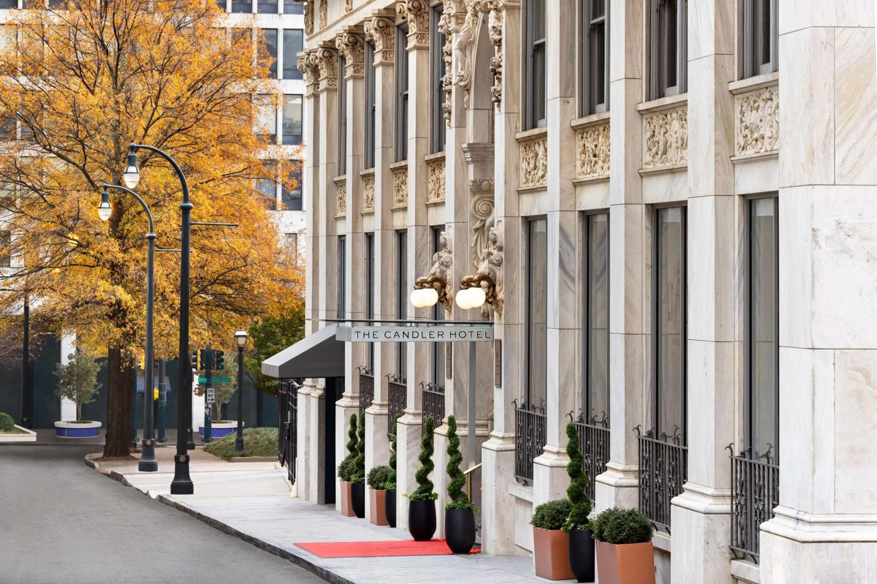 The Candler Hotel Atlanta, Curio Collection by Hilton: building