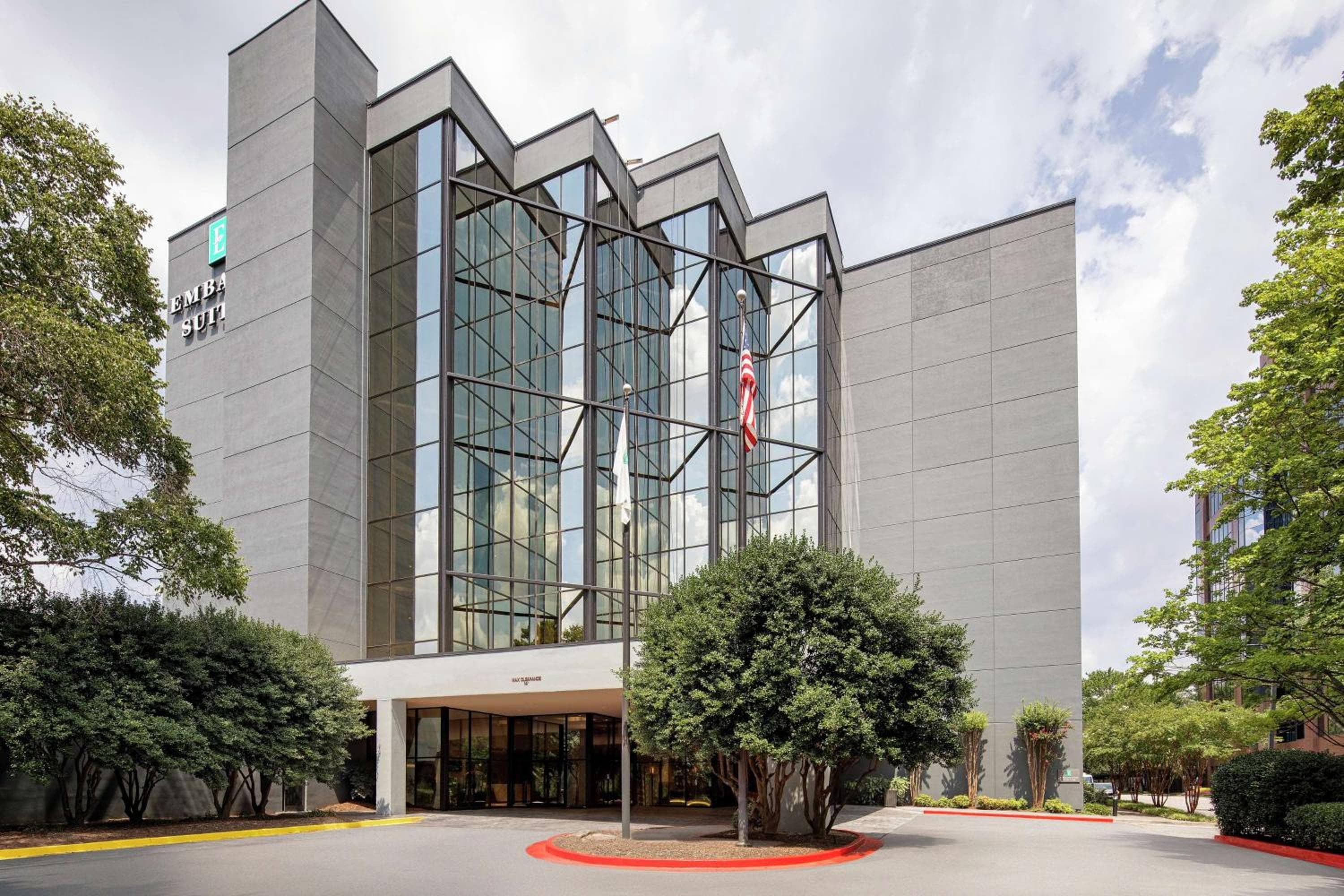 Embassy Suites by Hilton Atlanta Perimeter Center: building