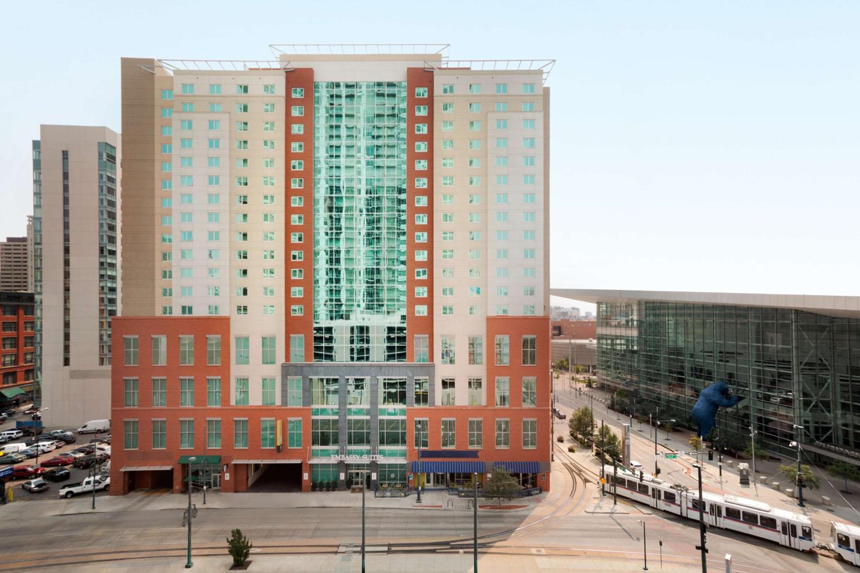 Embassy Suites by Hilton Denver Downtown Convention Center: building