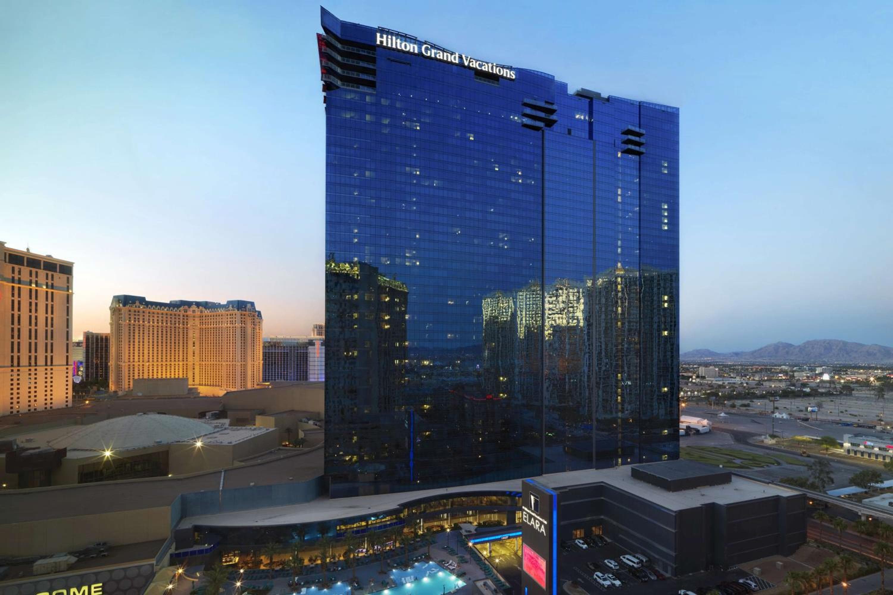 Hilton Grand Vacations Club Elara Center Strip Las Vegas: building