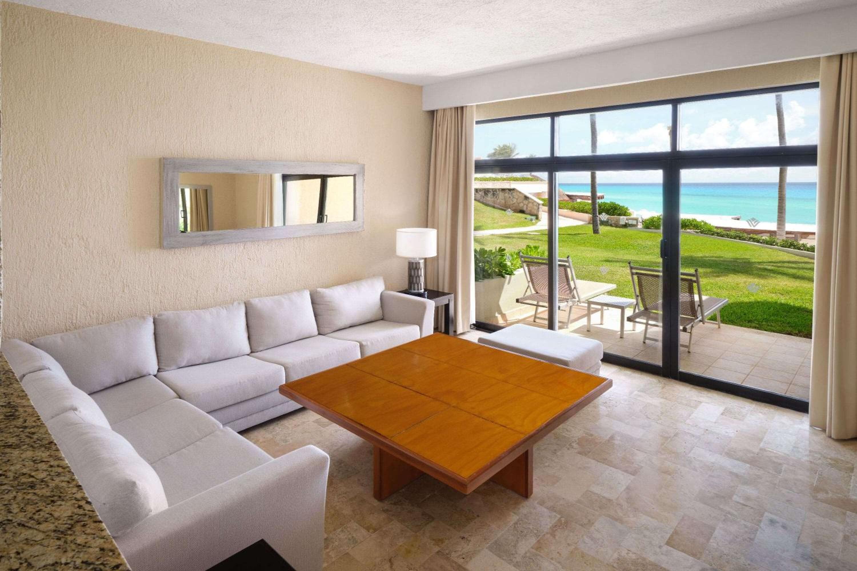 Wyndham Grand Cancun All Inclusive Resort & Villas