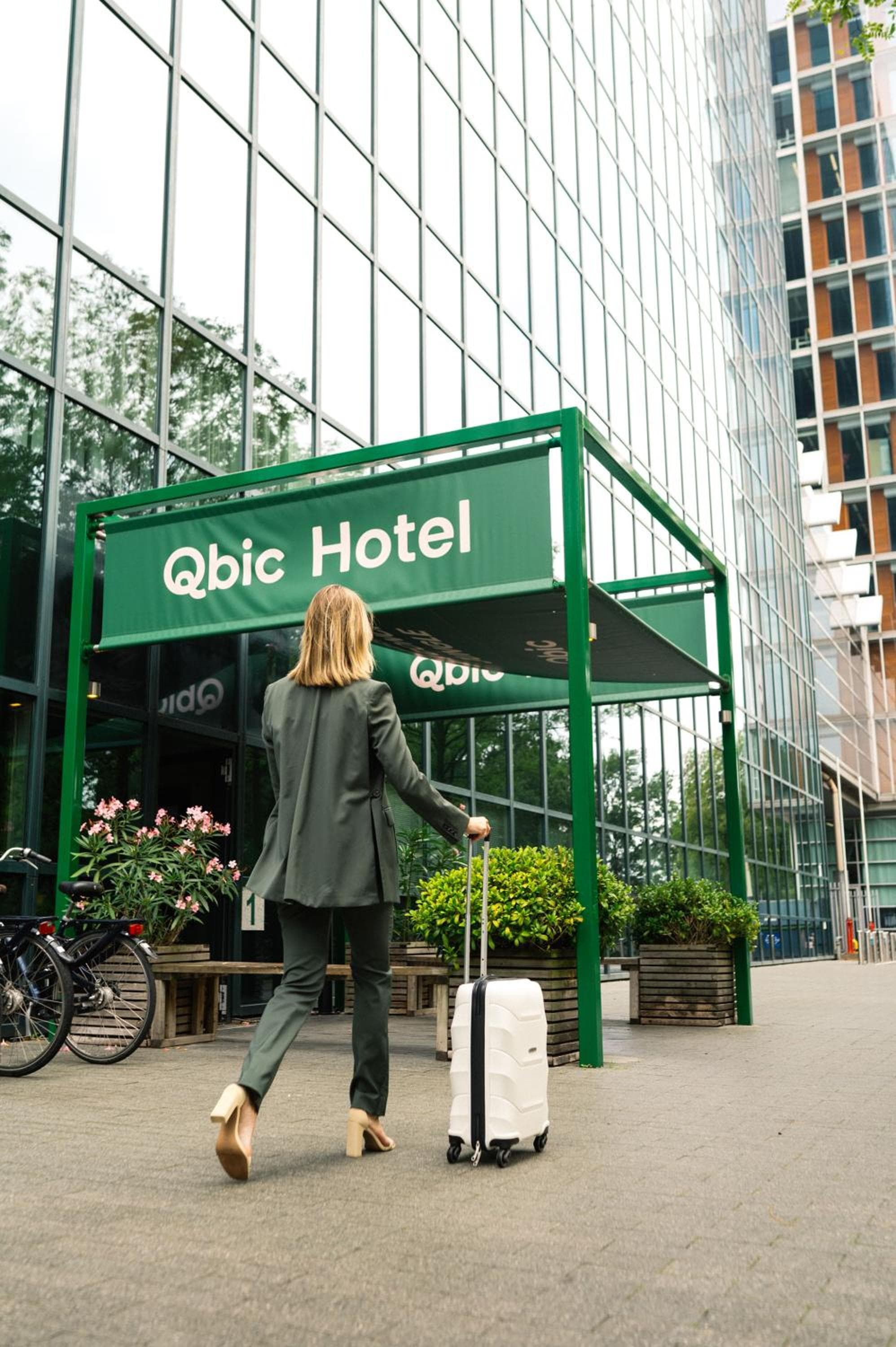 Qbic Amsterdam WTC: building