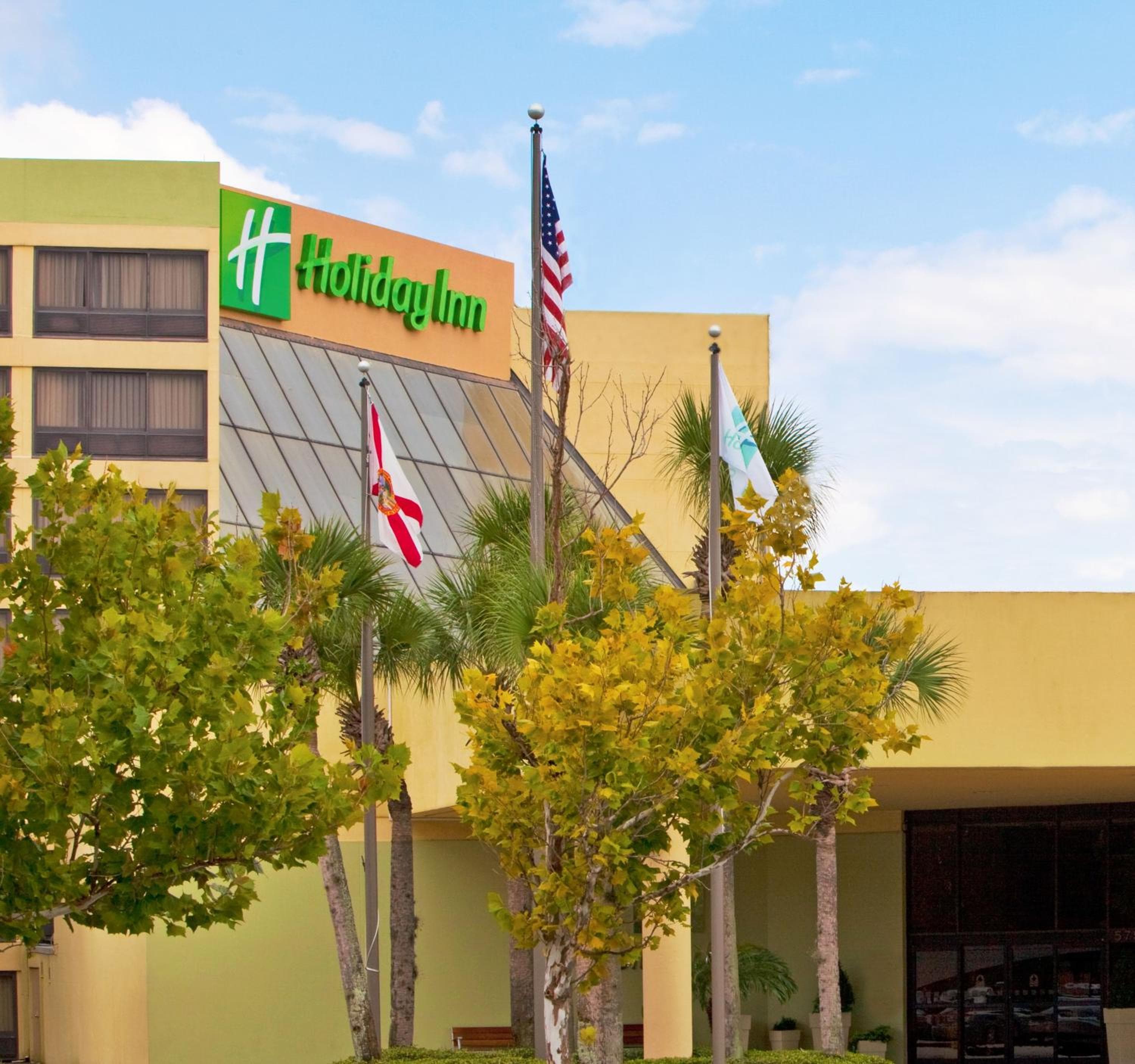 Holiday Inn Orlando International Airport by IHG: building