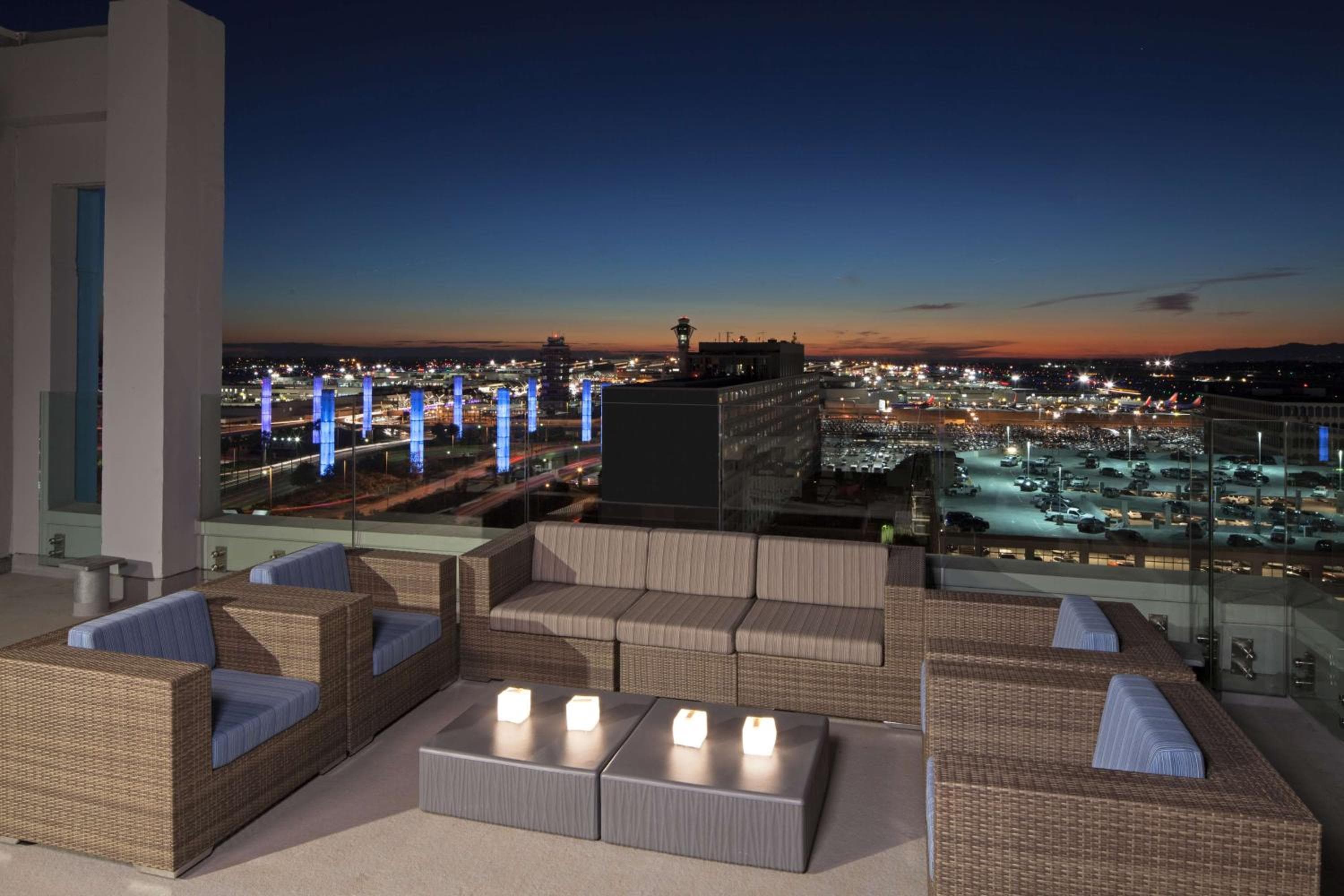 H Hotel Los Angeles, Curio Collection By Hilton: roof