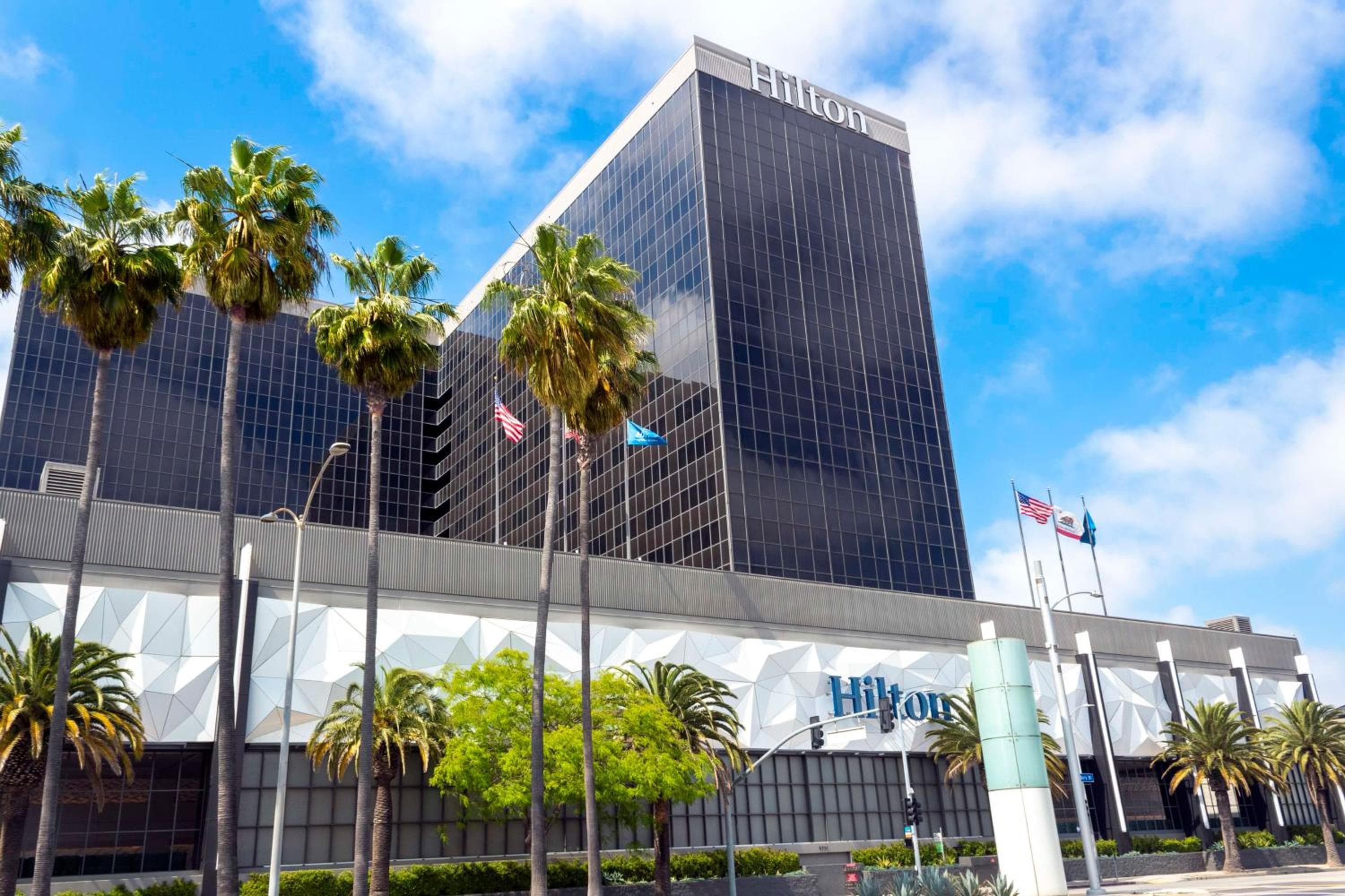 Hilton Los Angeles Airport: building