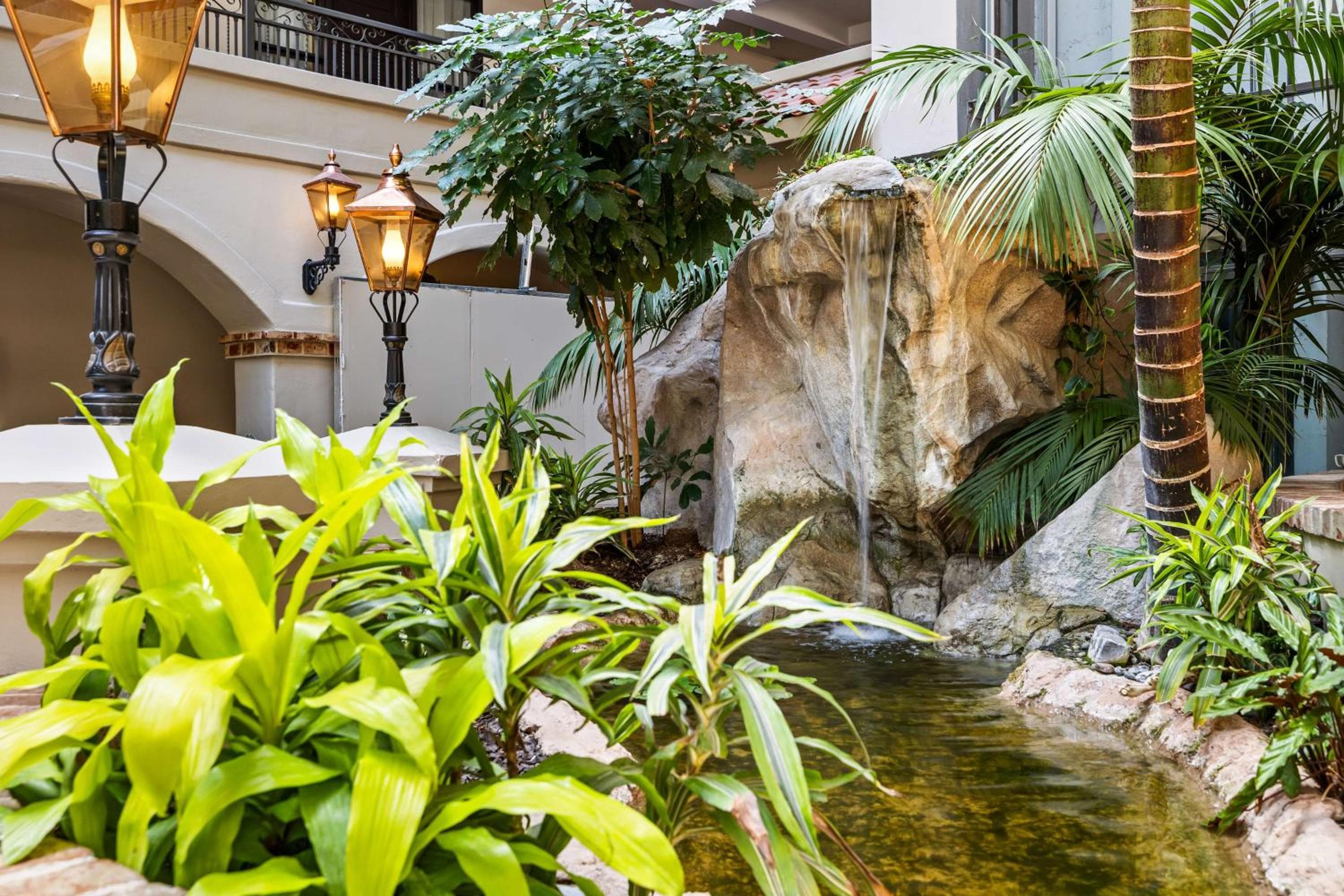 Embassy Suites by Hilton Los Angeles International Airport South