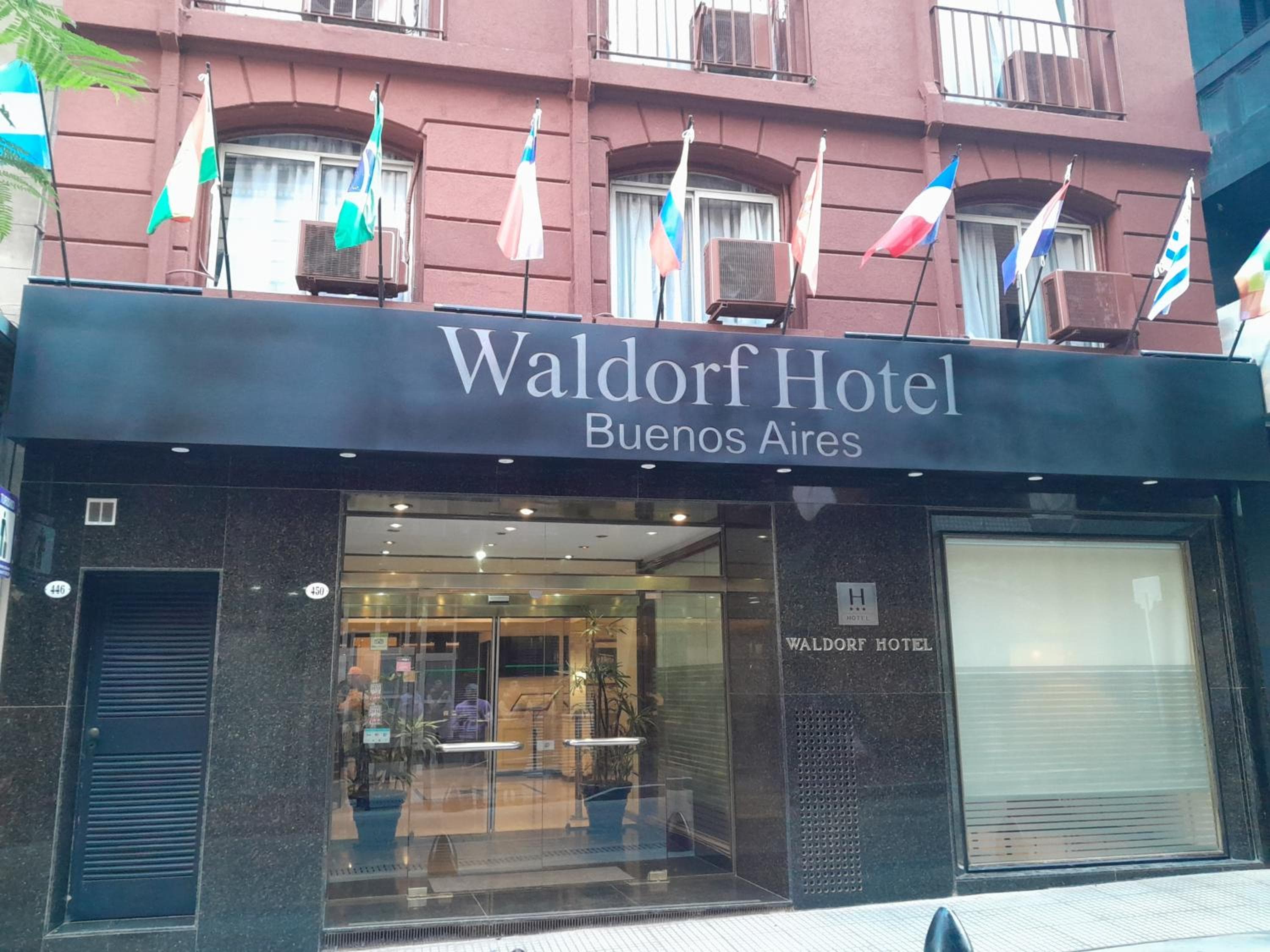 Hotel Waldorf: building