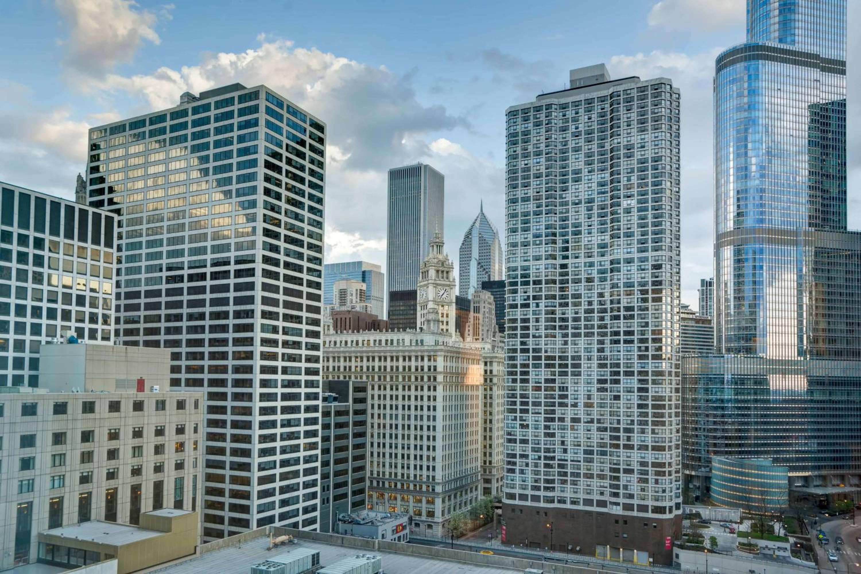 Homewood Suites by Hilton Chicago-Downtown: building