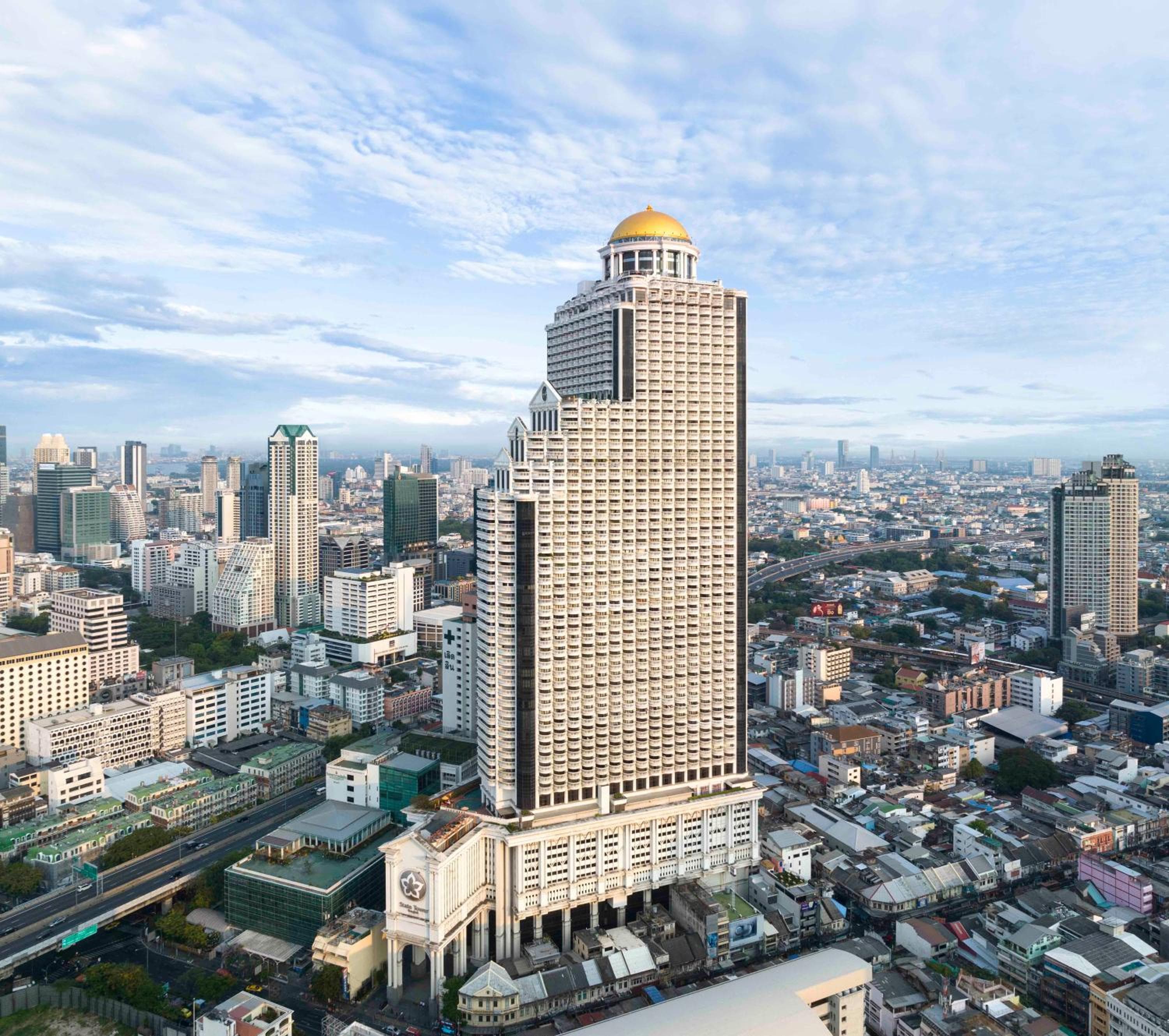lebua at State Tower: building