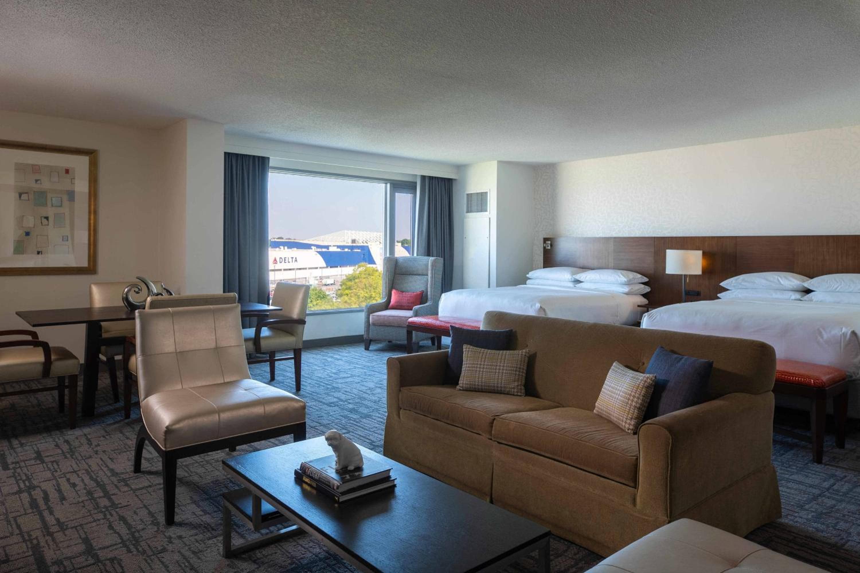 Renaissance Concourse Atlanta Airport Hotel: hotel room