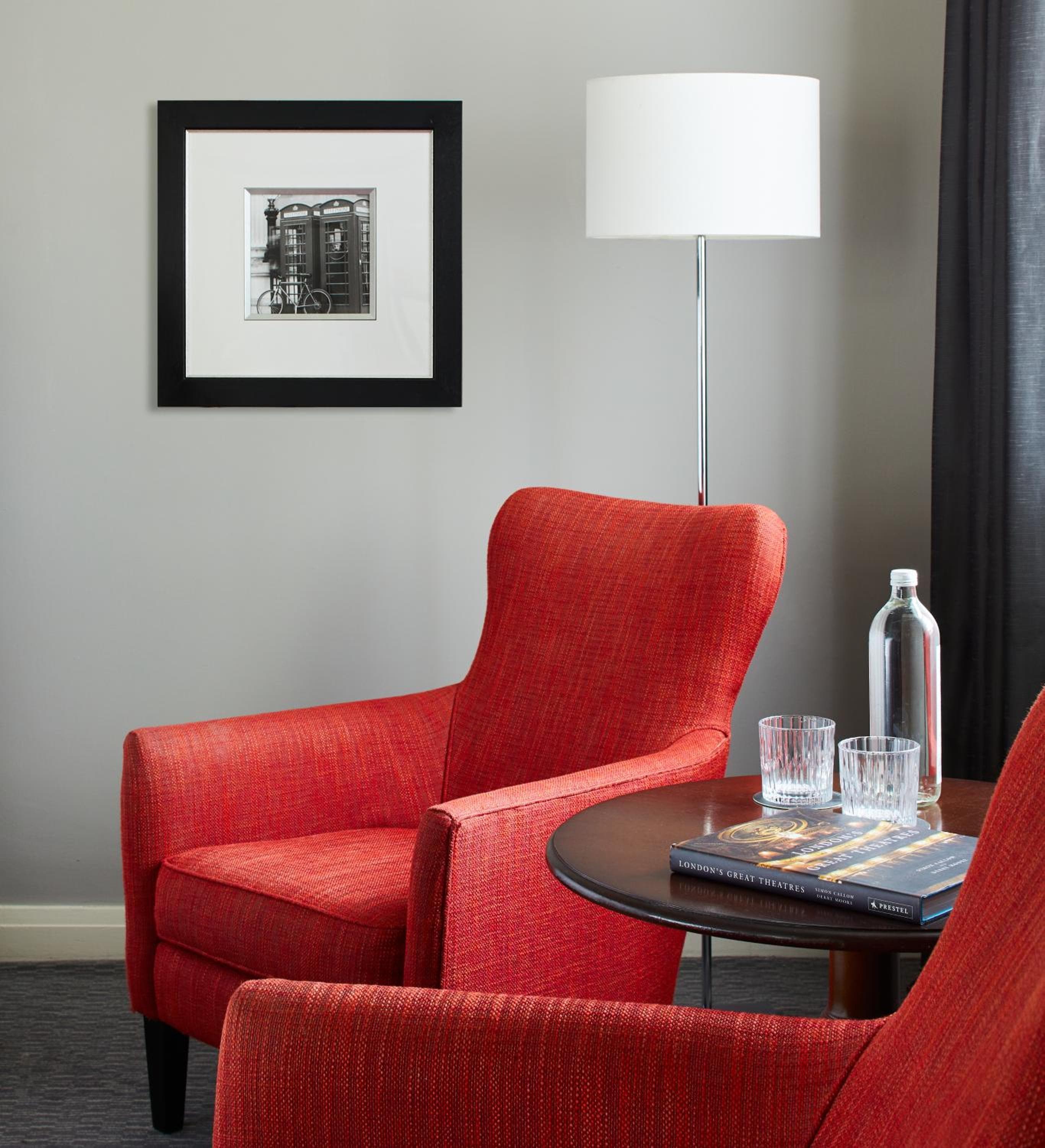 The Dilly: hotel room