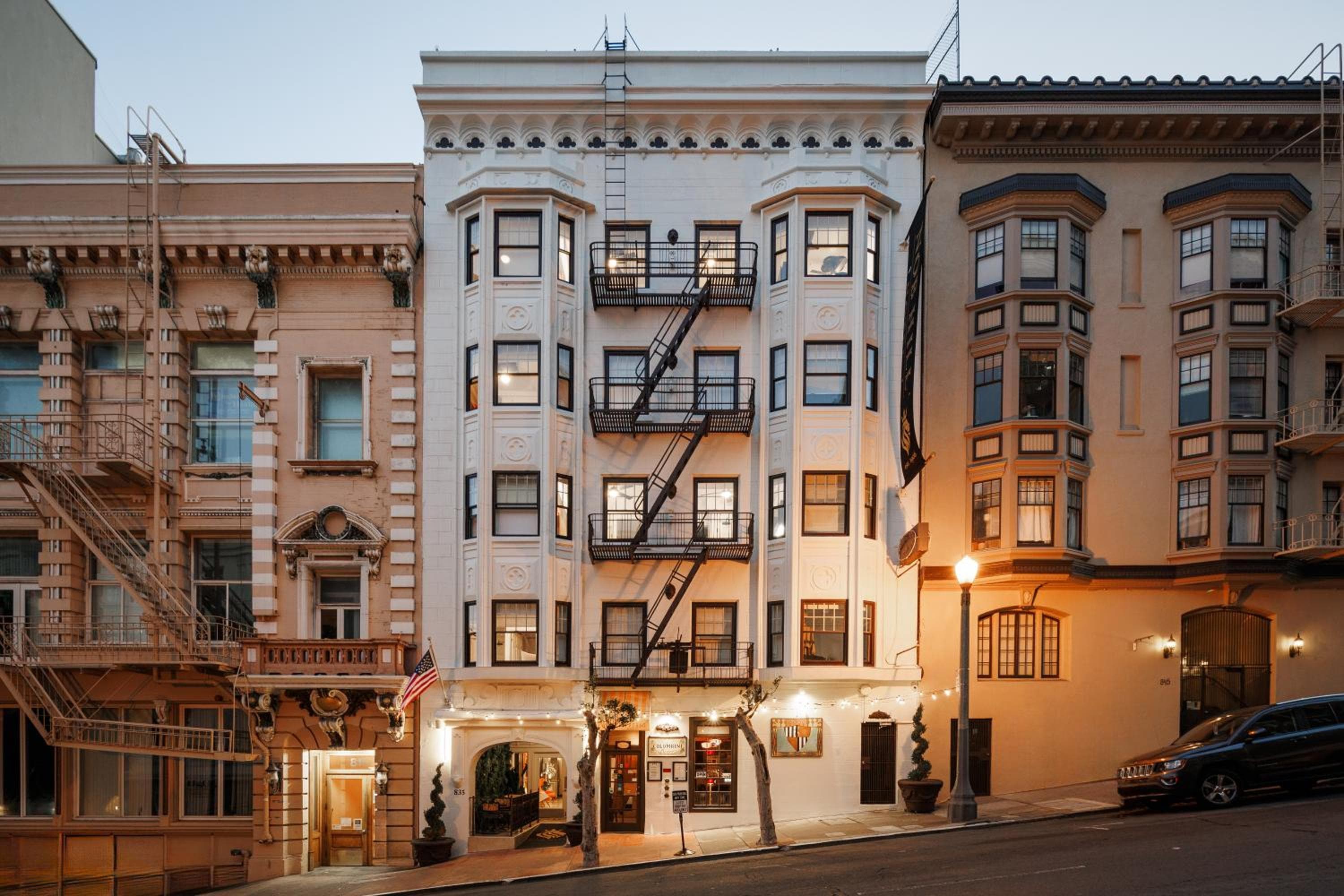 Nob Hill Hotel: building