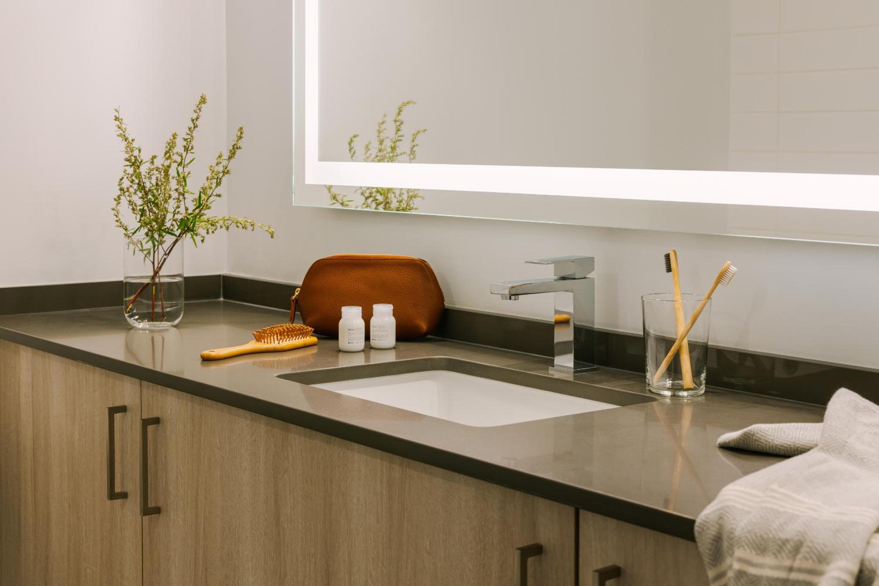 Sonder The O'Connor: bathroom