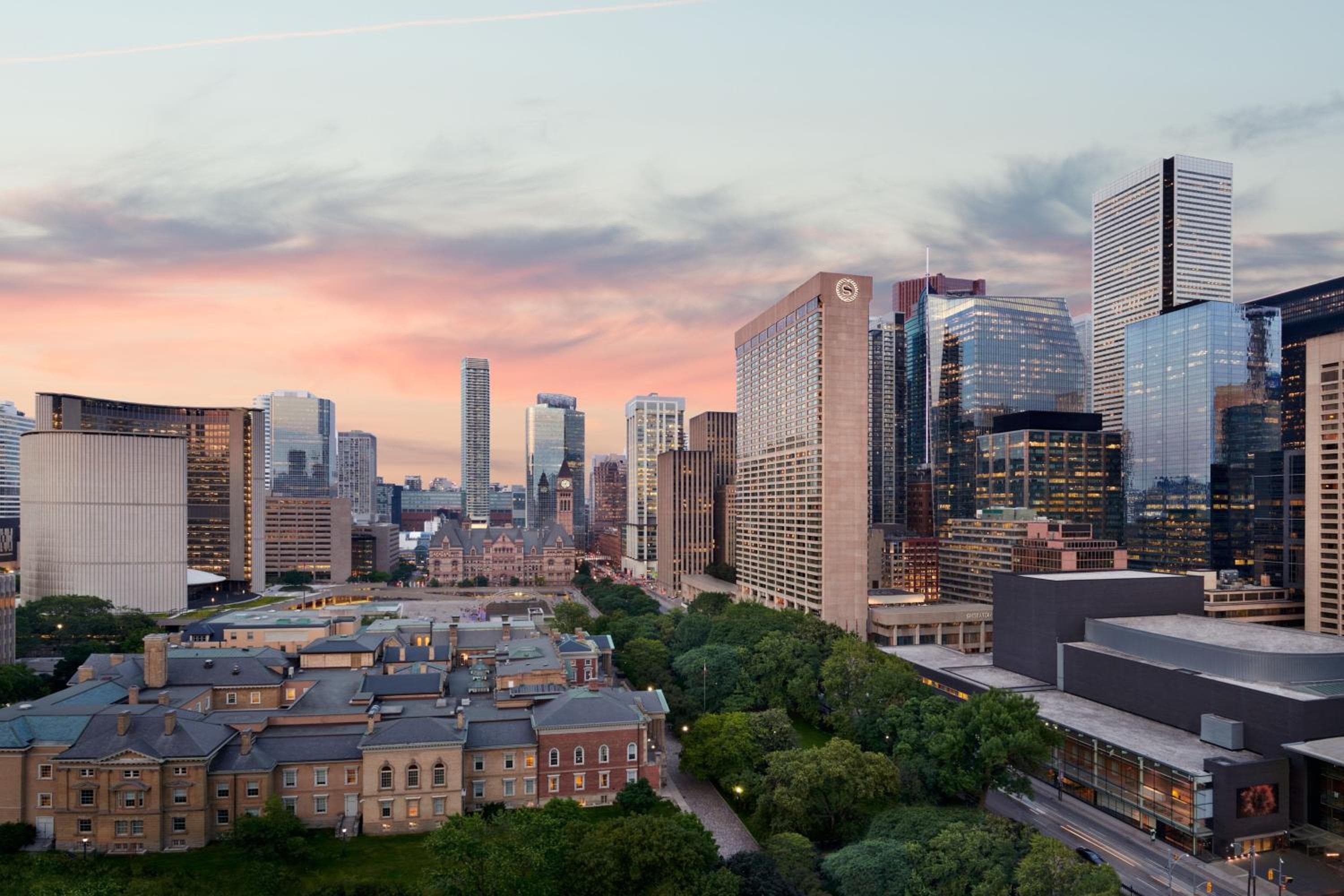 Sheraton Centre Toronto Hotel: building