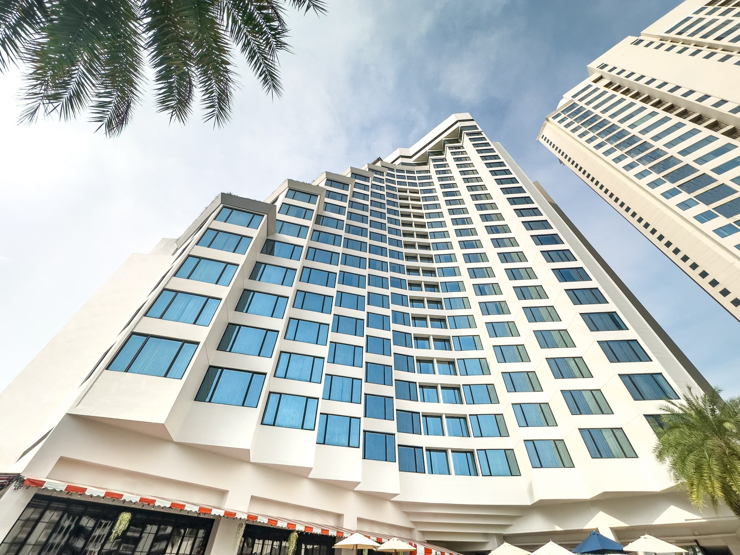 Rembrandt Hotel Bangkok: building