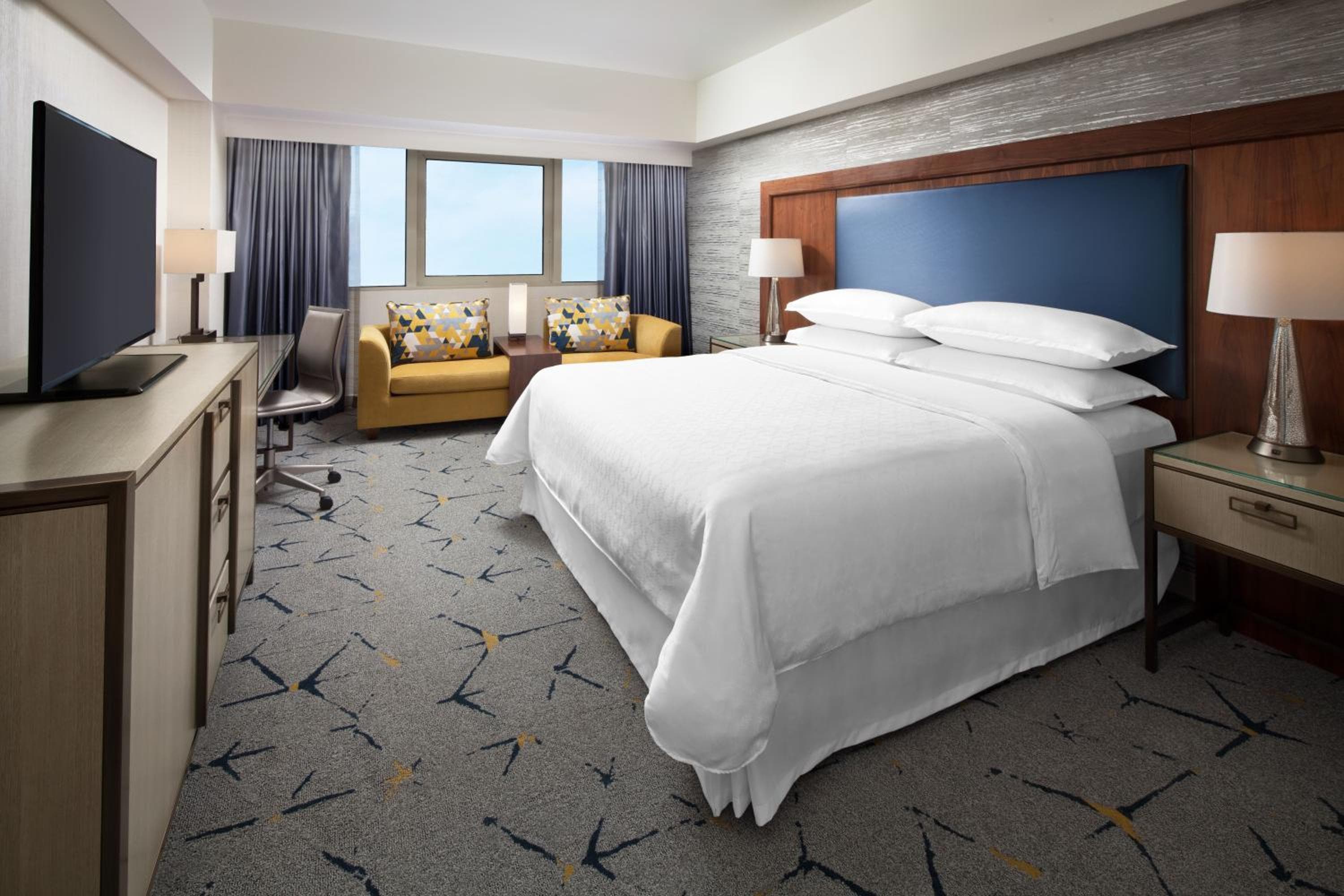 Sheraton Gateway Los Angeles Hotel: hotel room