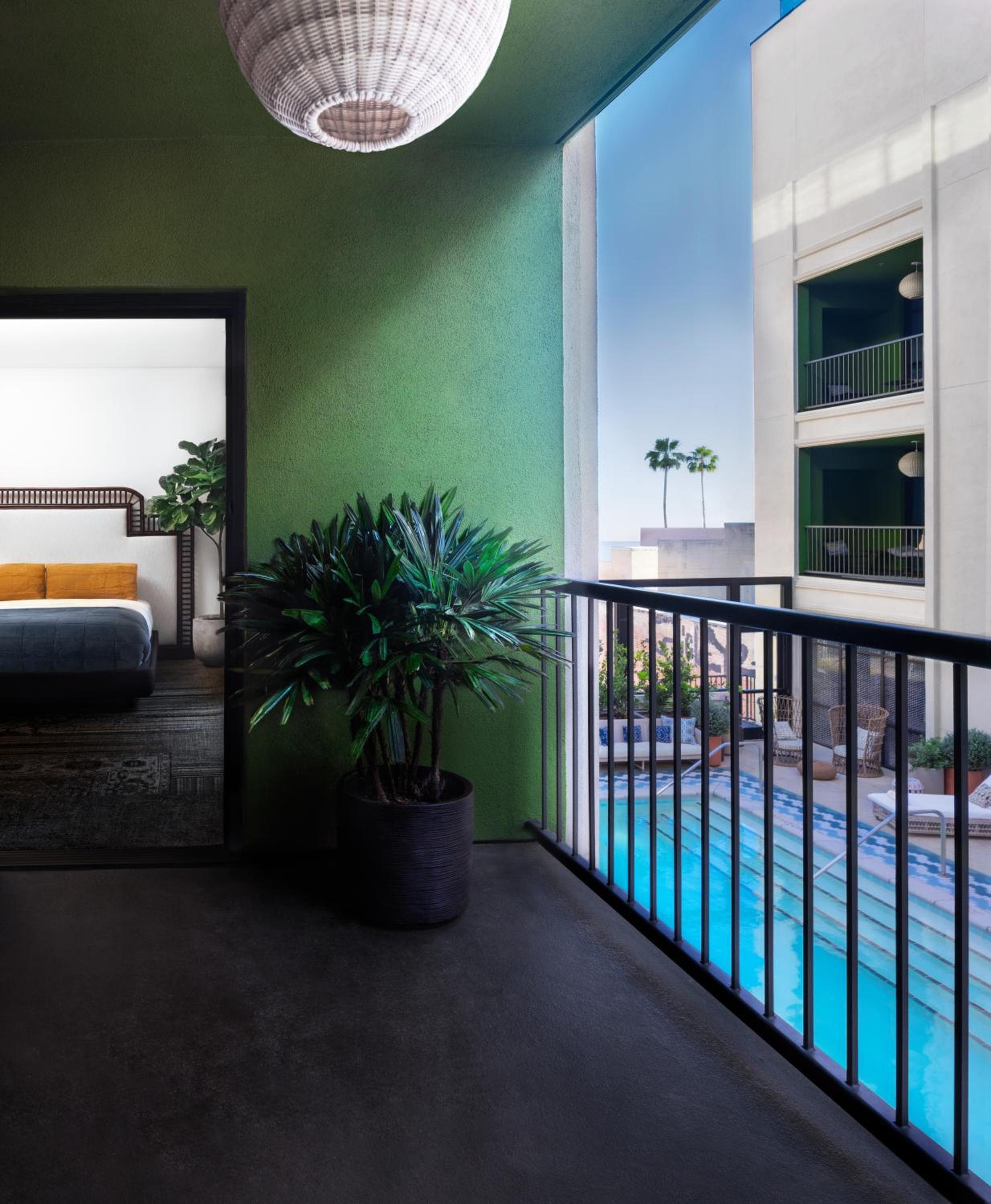 The Aster: balance & terrace