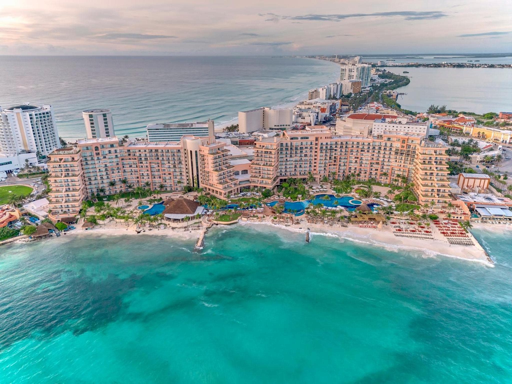 Grand Fiesta Americana Coral Beach Cancun - All Inclusive: building