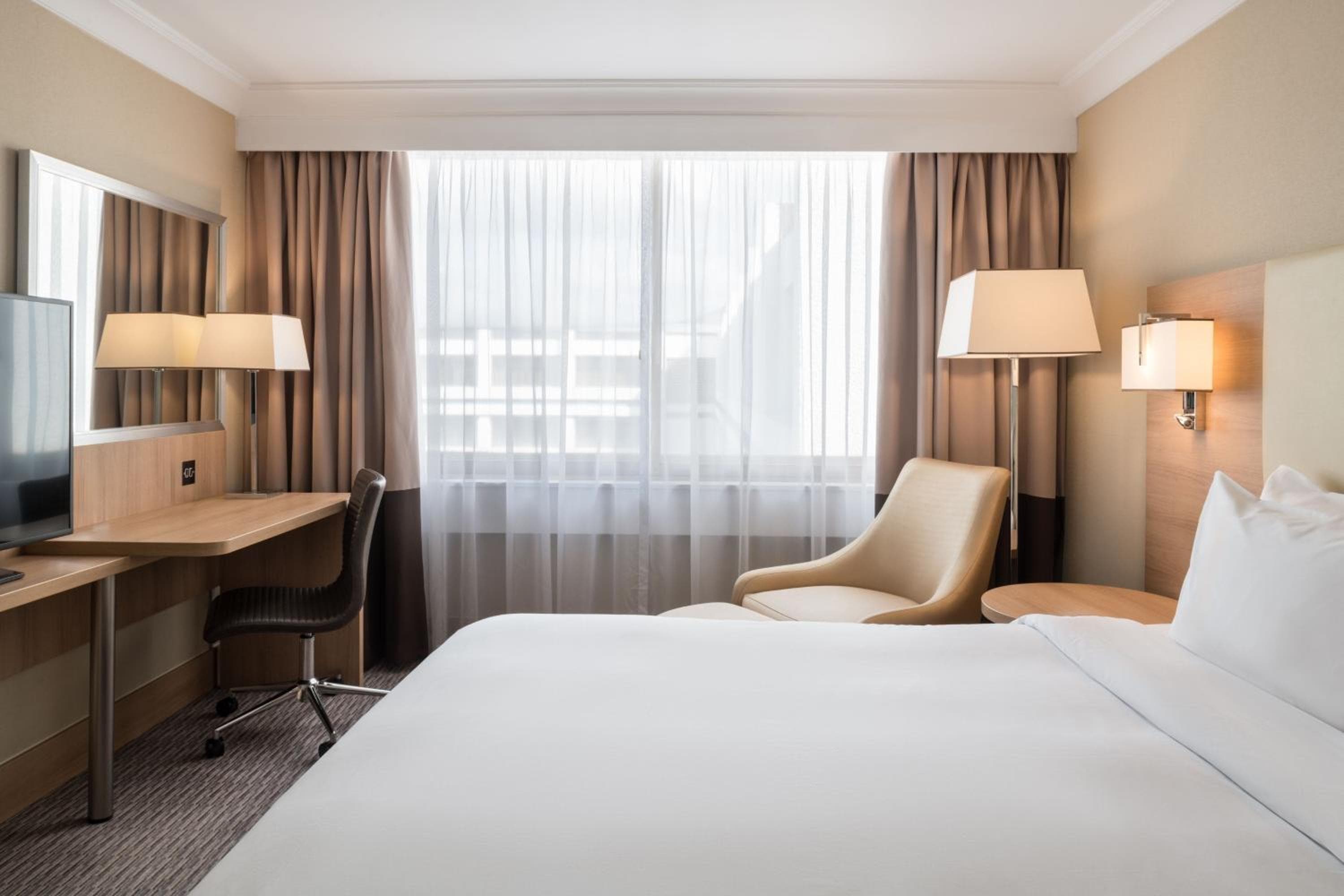 Renaissance London Heathrow Hotel