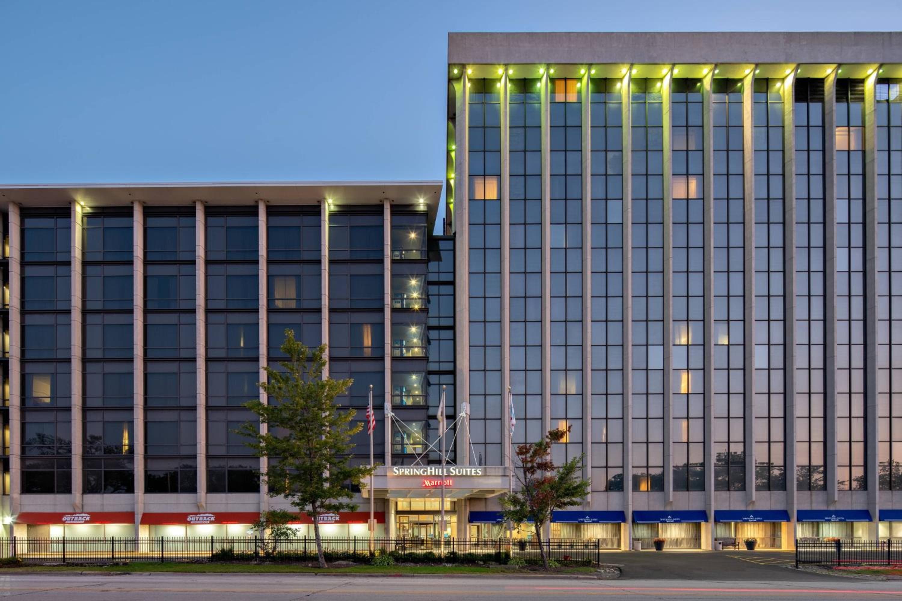 SpringHill Suites by Marriott Chicago O'Hare: building