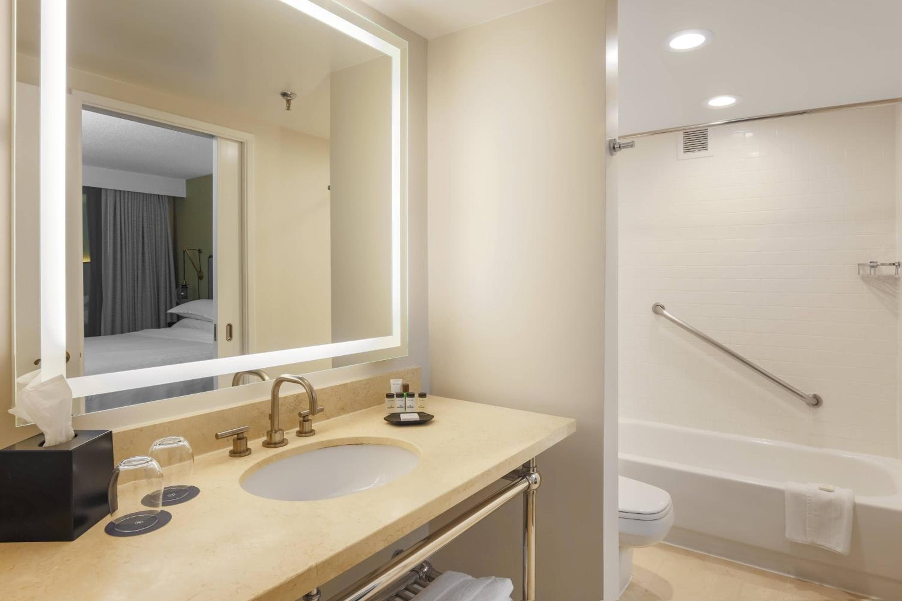 Sheraton Suites Market Center Dallas