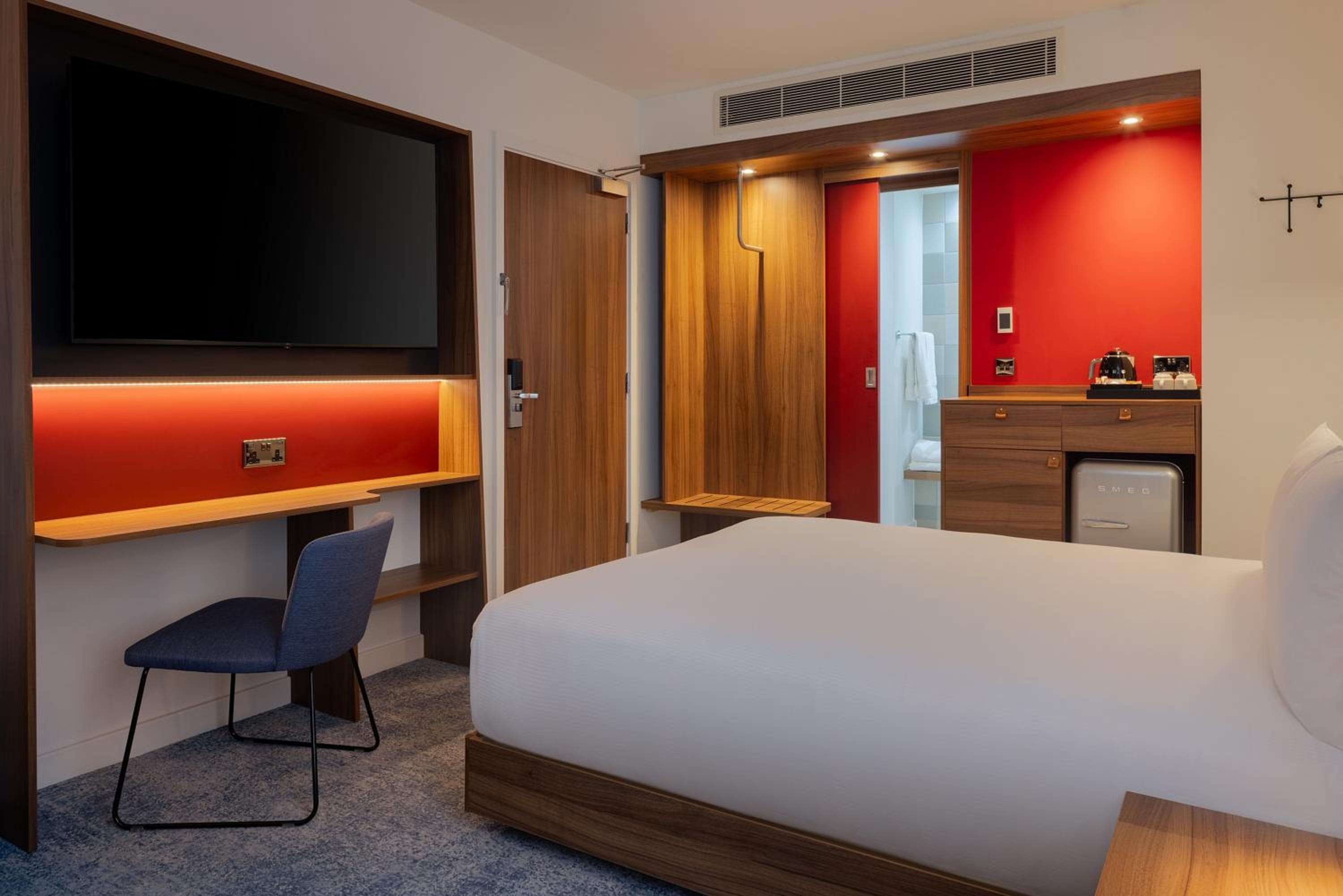 Hampton by Hilton London Waterloo: hotel room
