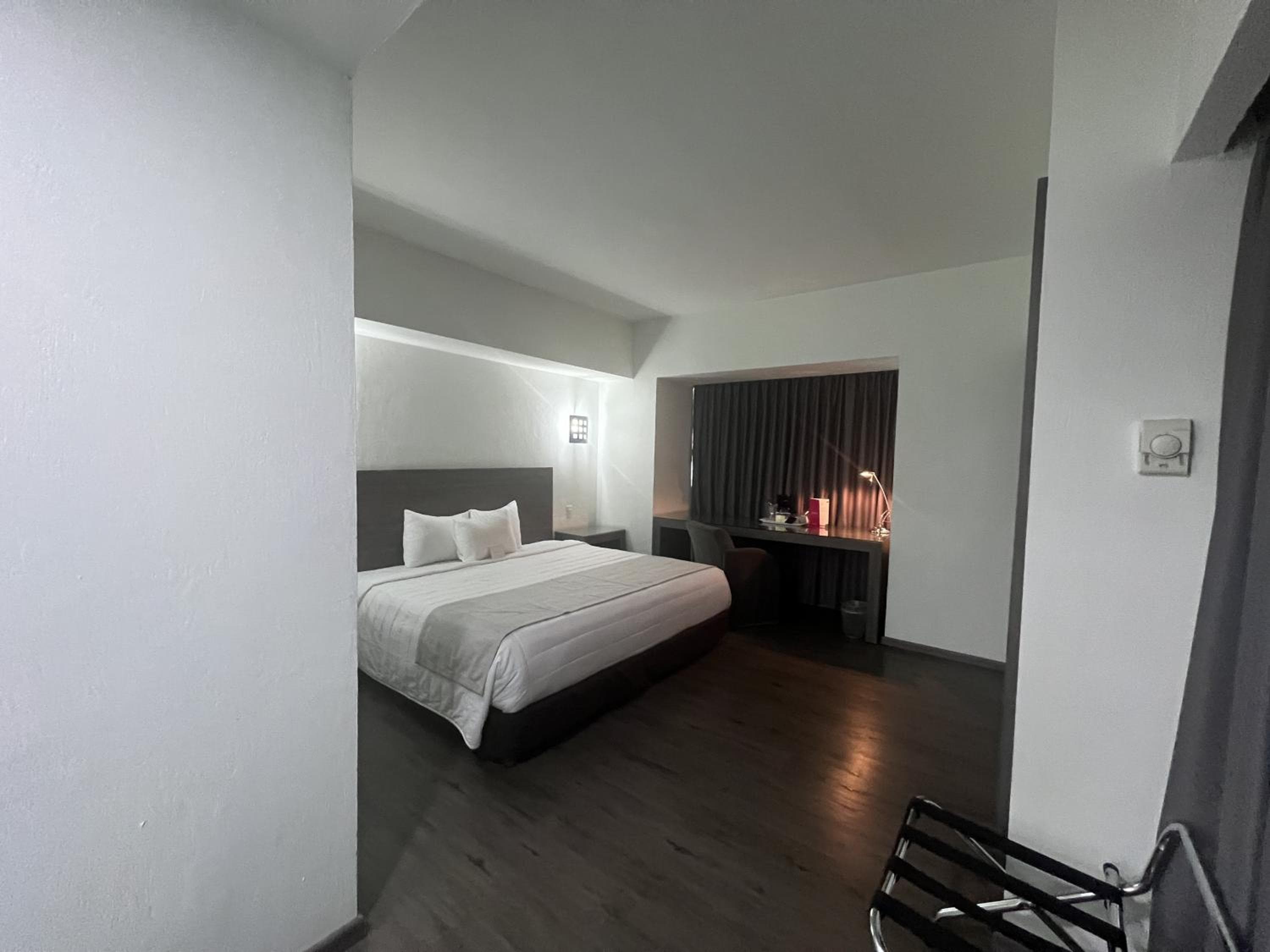 We Hotel Aeropuerto
