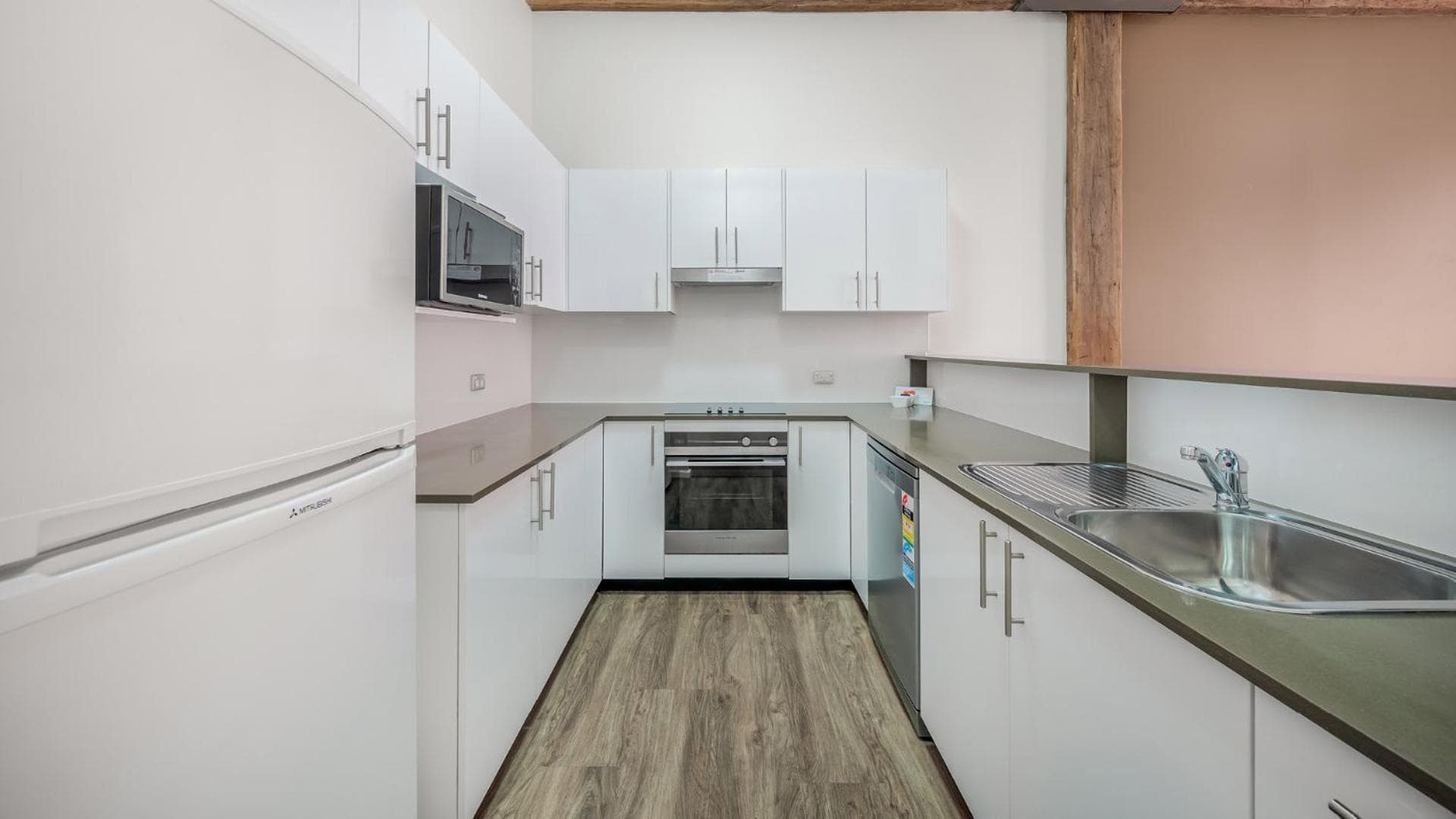 Oaks Sydney Goldsbrough Suites