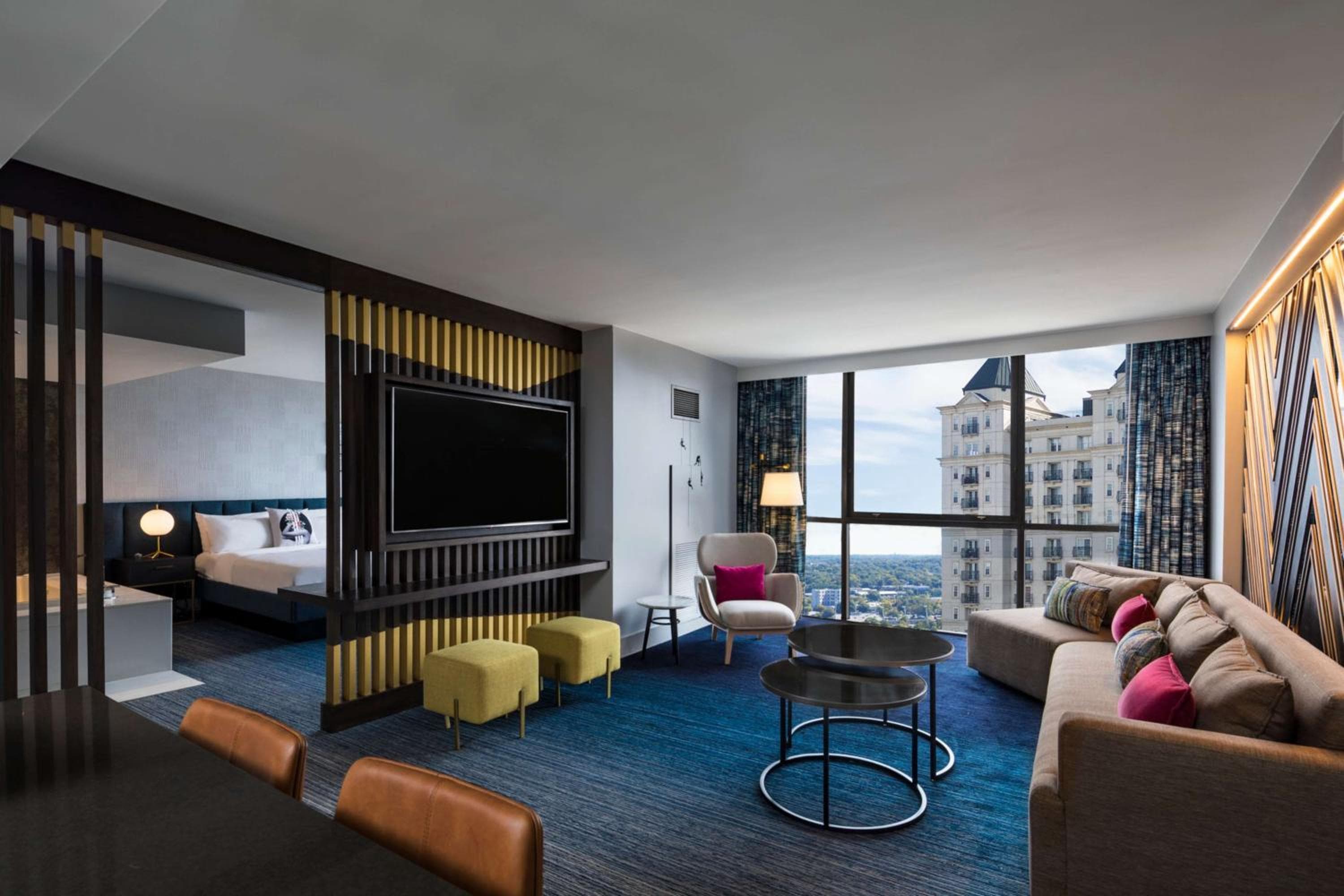 The Starling Atlanta Midtown, Curio Collection by Hilton: hotel room