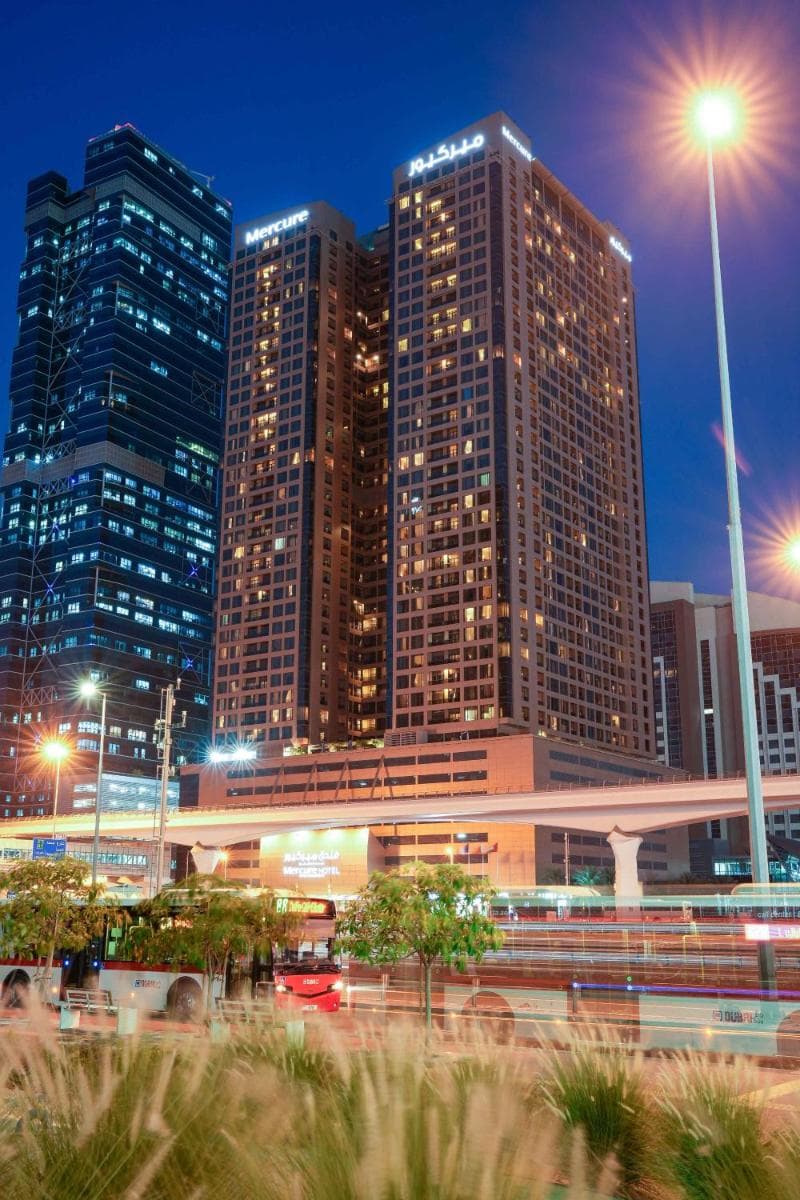 Mercure Hotel Apartments Dubai Barsha Heights: hotel building