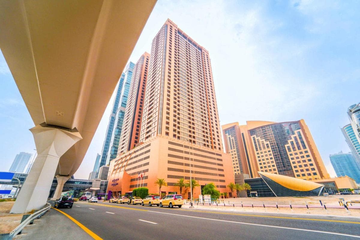 Mercure Hotel Apartments Dubai Barsha Heights: hotel building