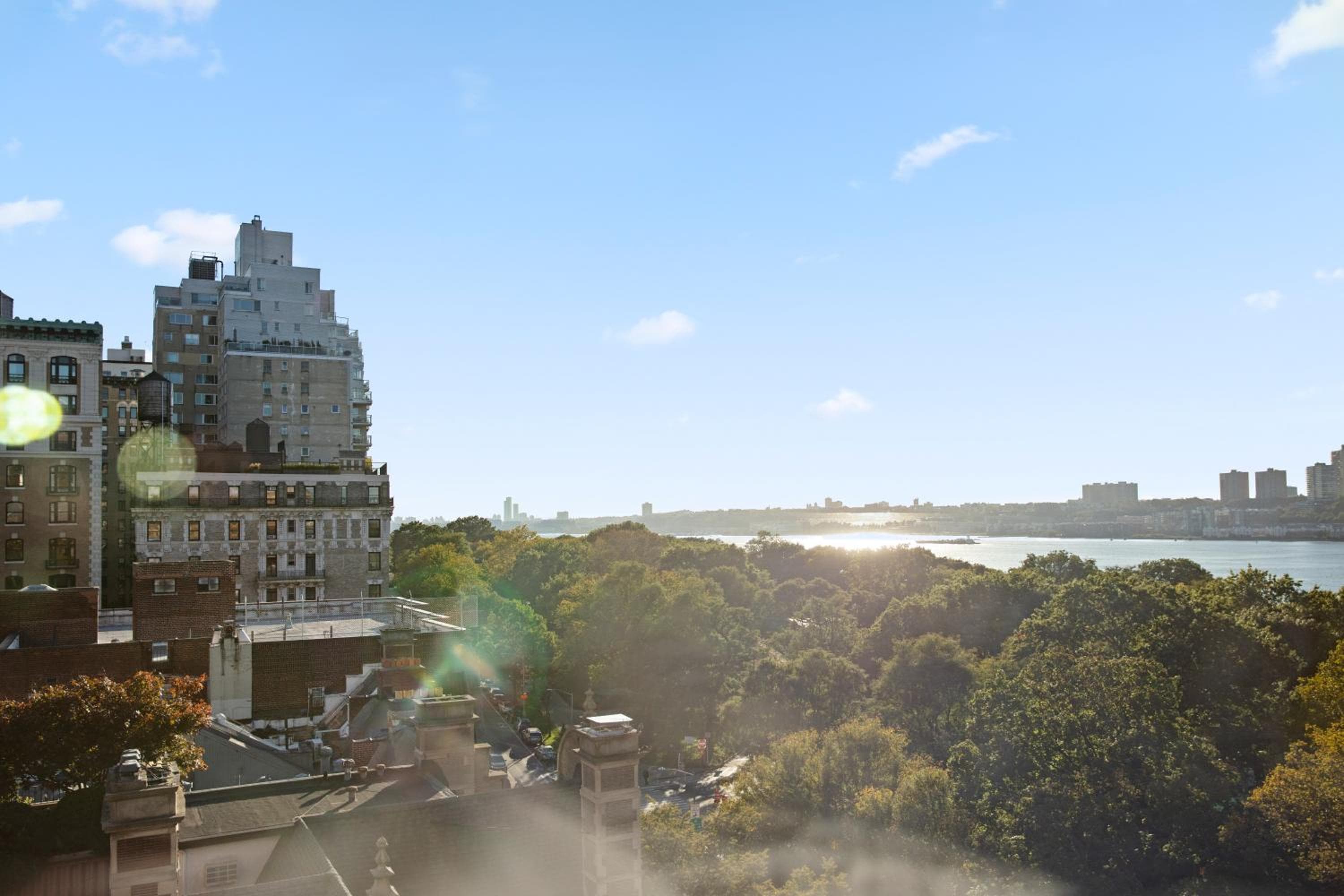 Riverside Tower Hotel