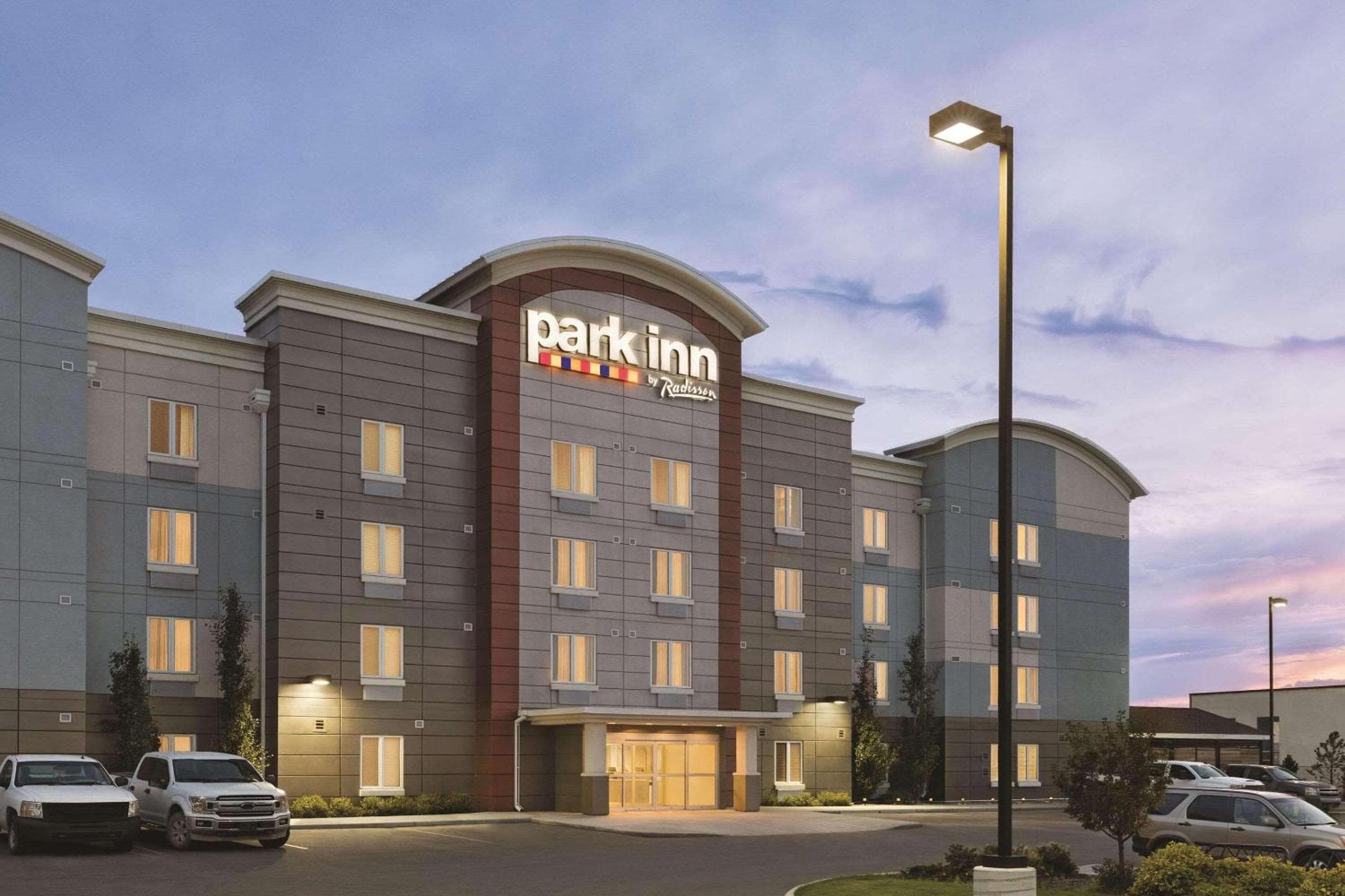 Park Inn by Radisson, Calgary Airport North, AB: building