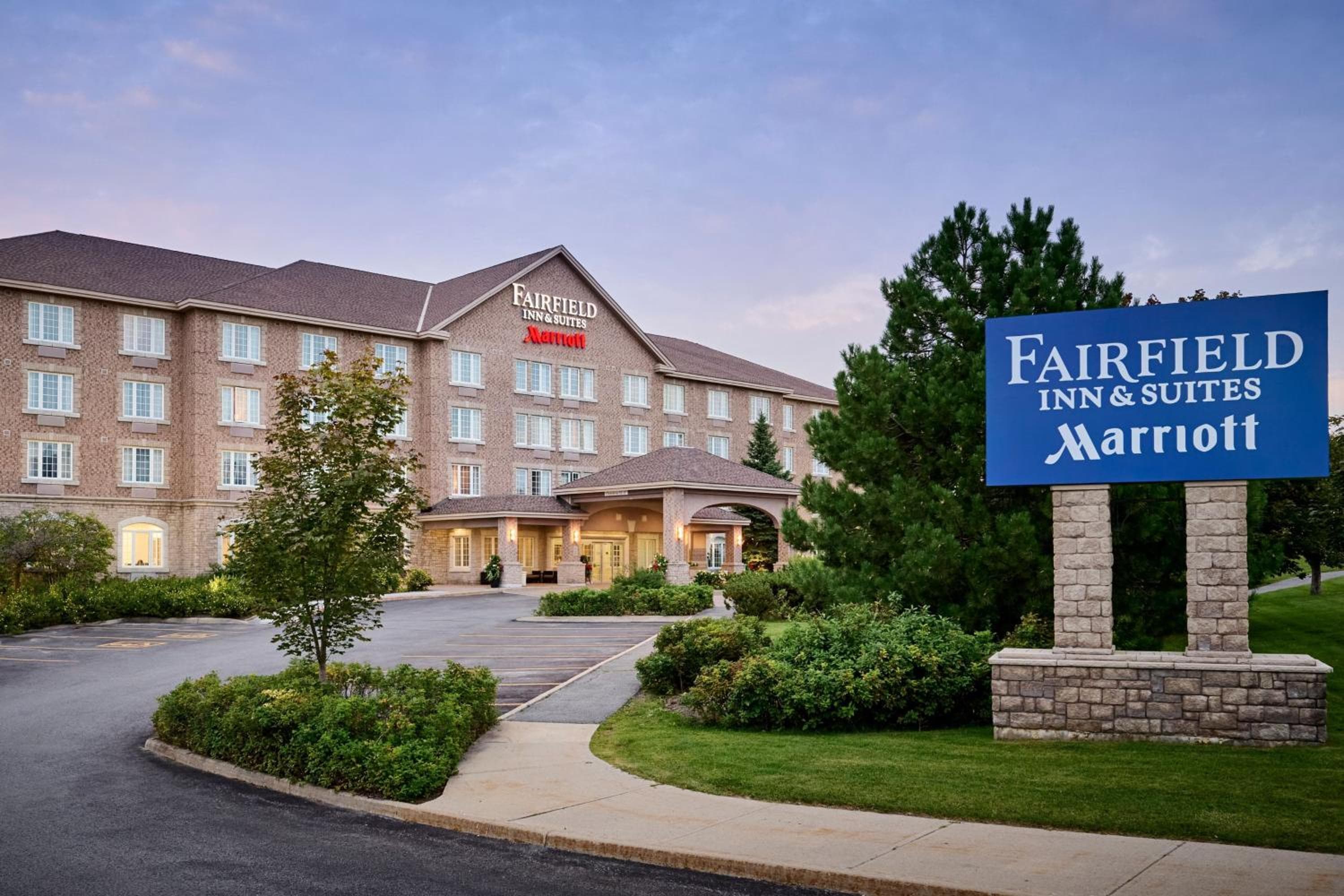 Fairfield Inn & Suites by Marriott Ottawa Kanata: building