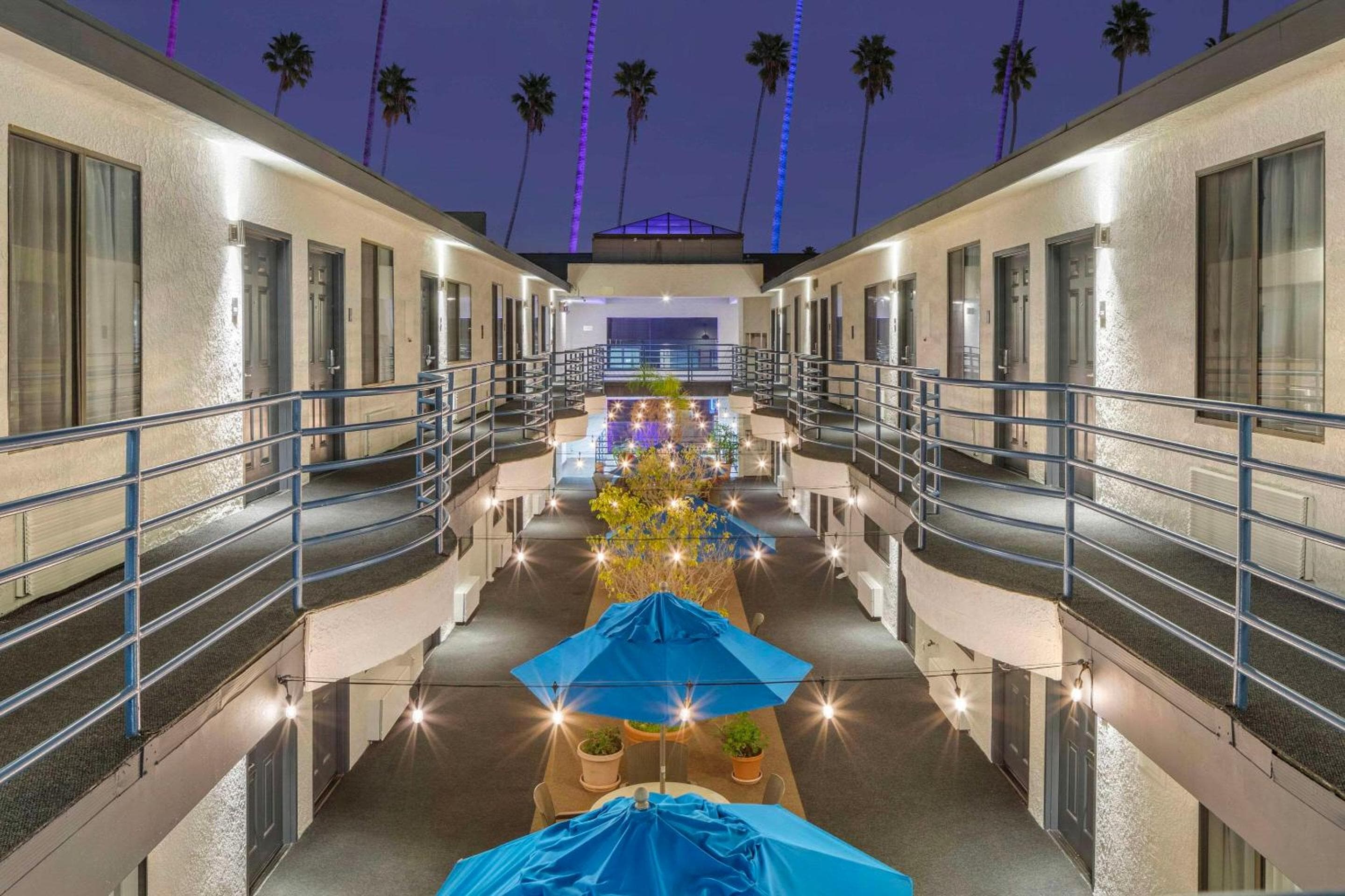 Comfort Inn Santa Monica - West Los Angeles: building