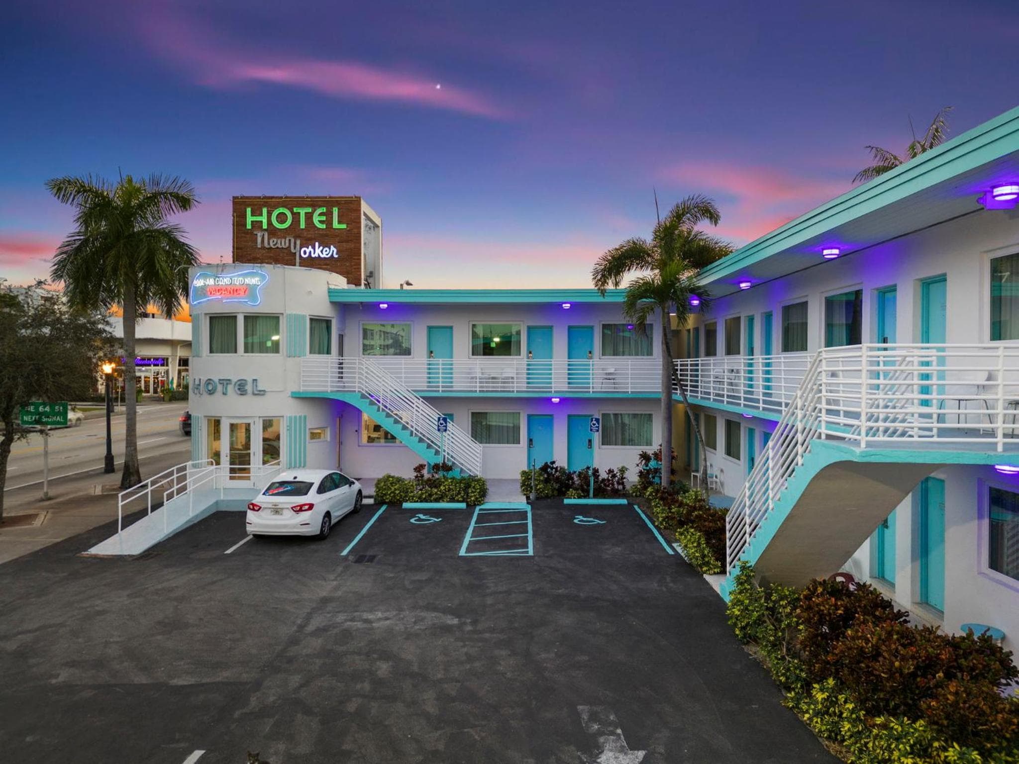 The New Yorker Miami Hotel