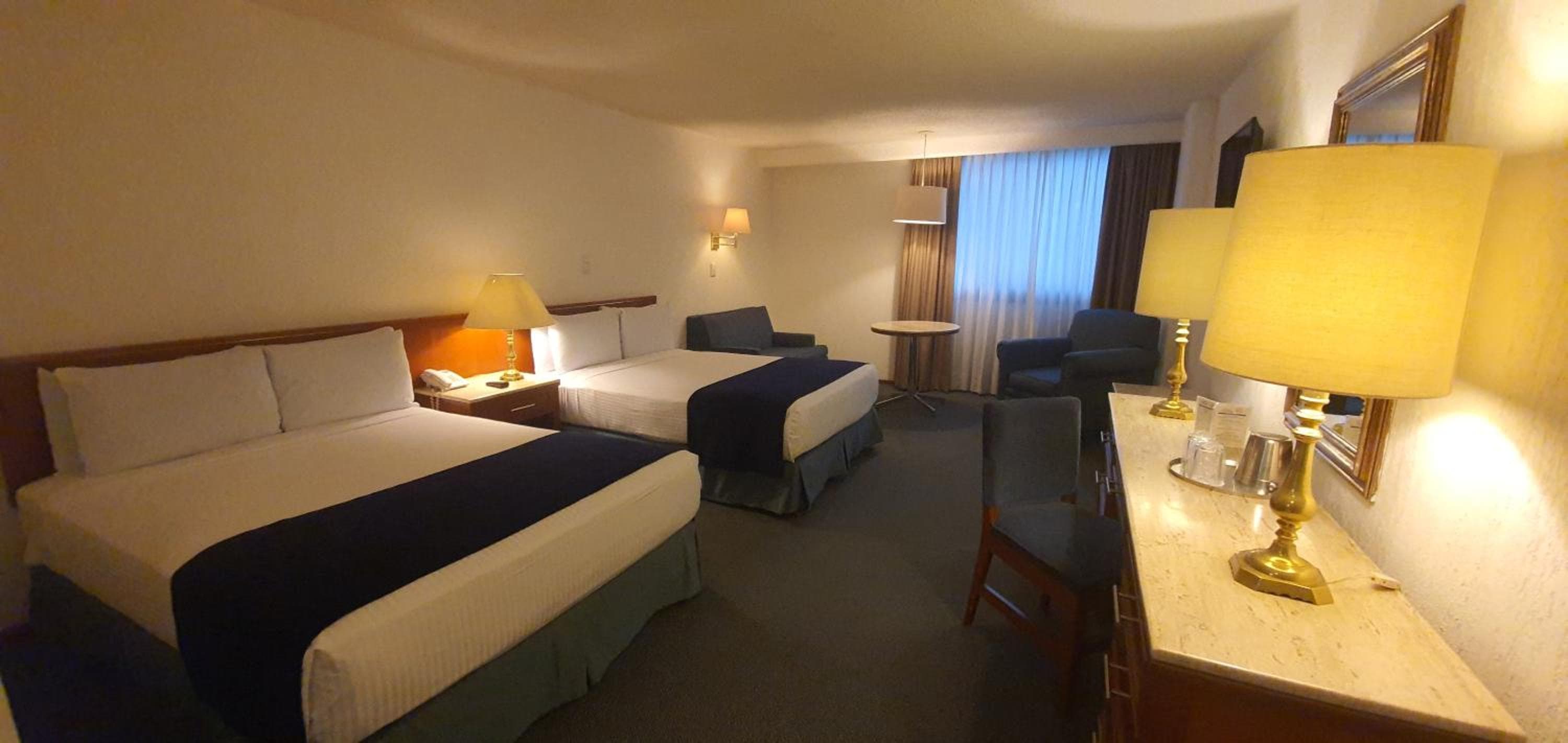 Hotel Bristol: hotel room