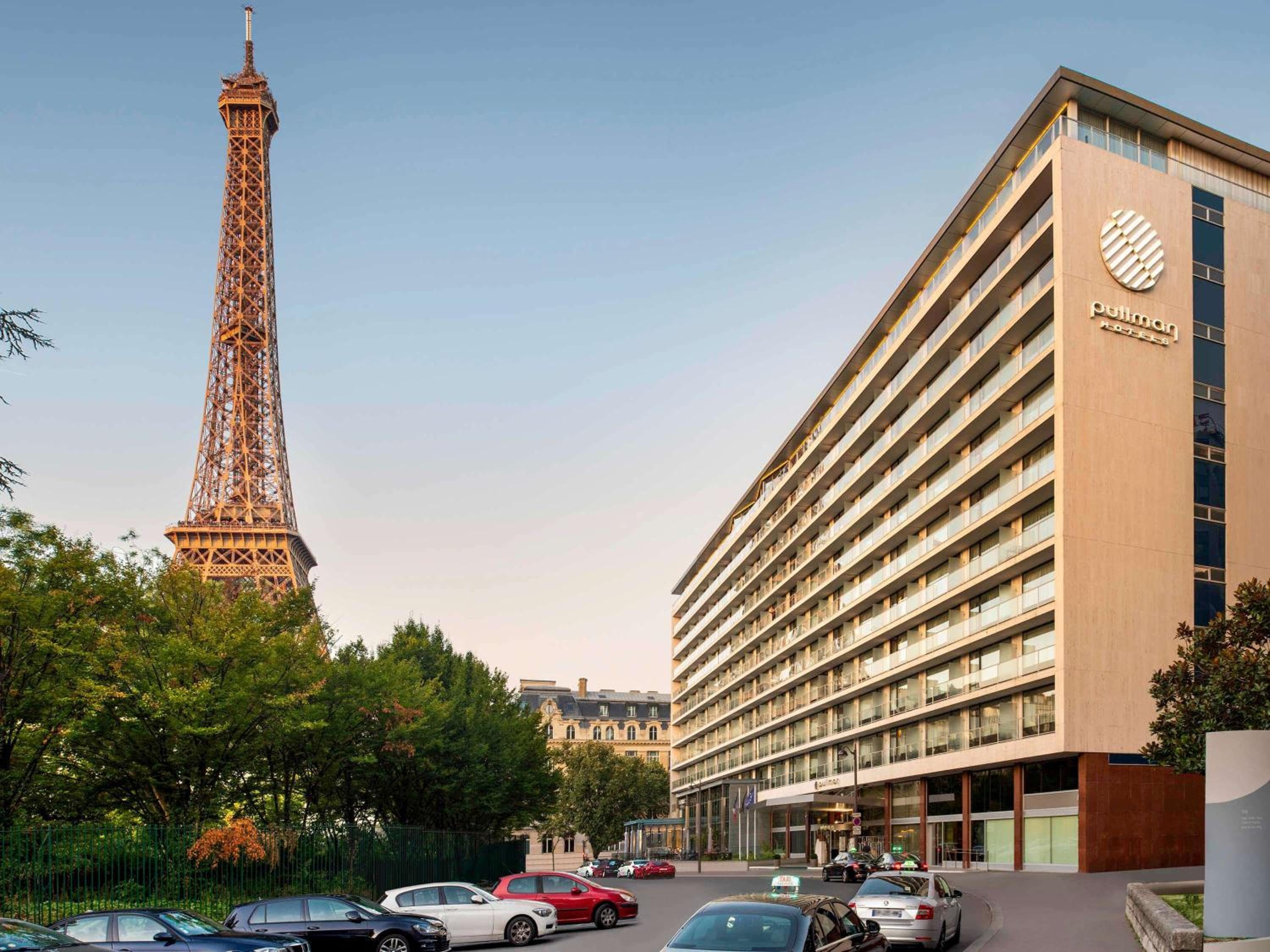 Pullman Paris Tour Eiffel: building