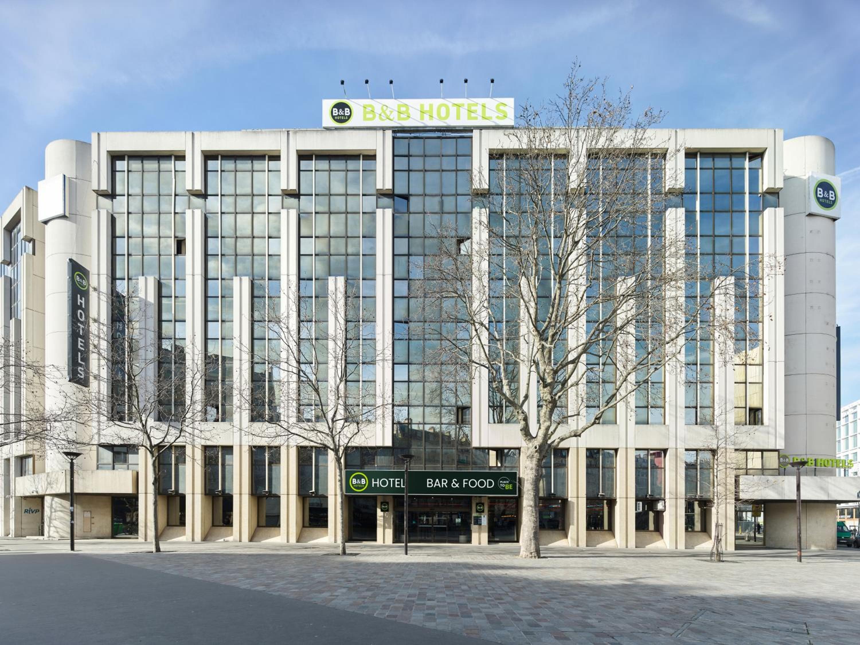 B&B HOTEL Paris 17 Batignolles: building