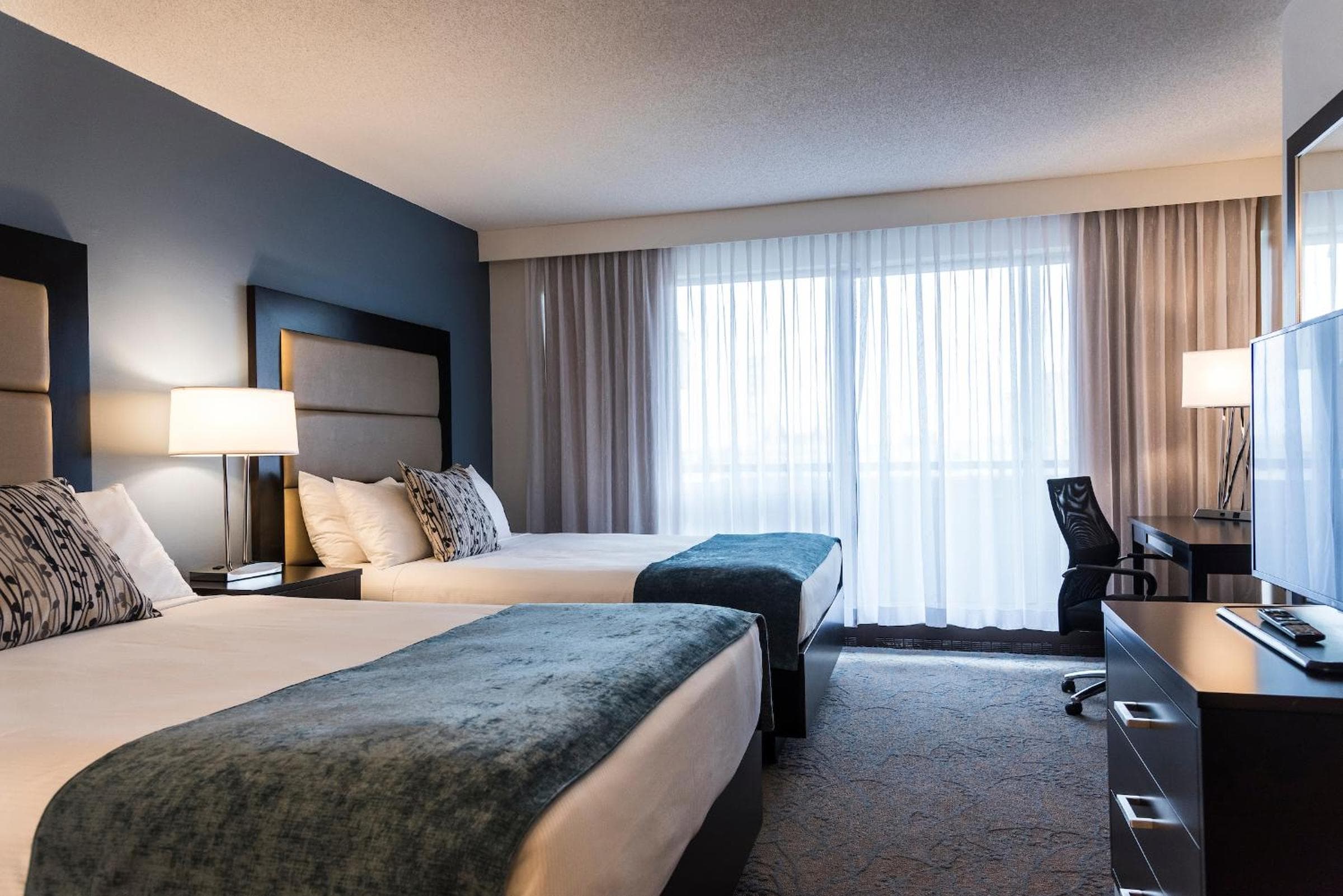 Ottawa Embassy Hotel & Suites