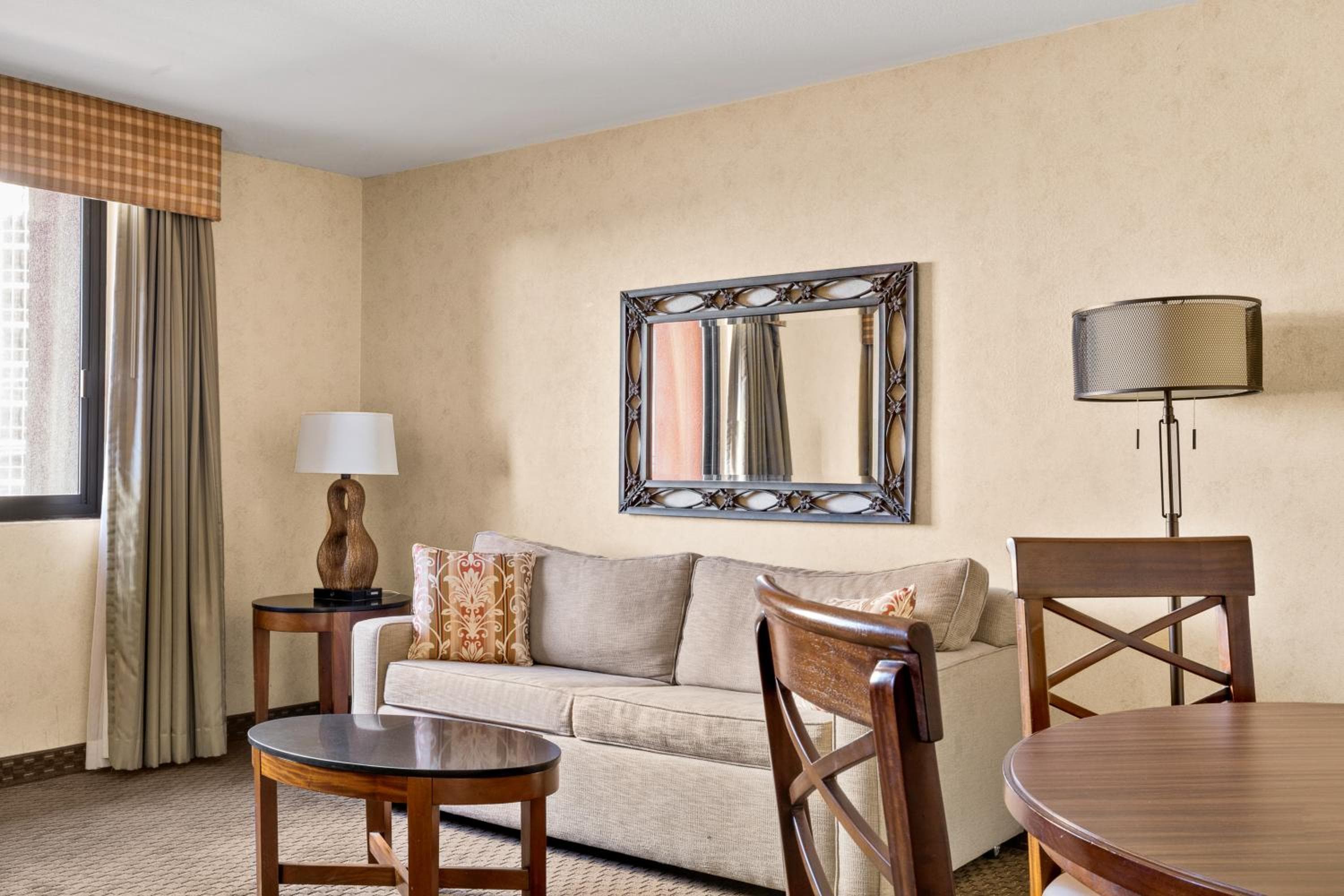 The Carriage House: hotel room