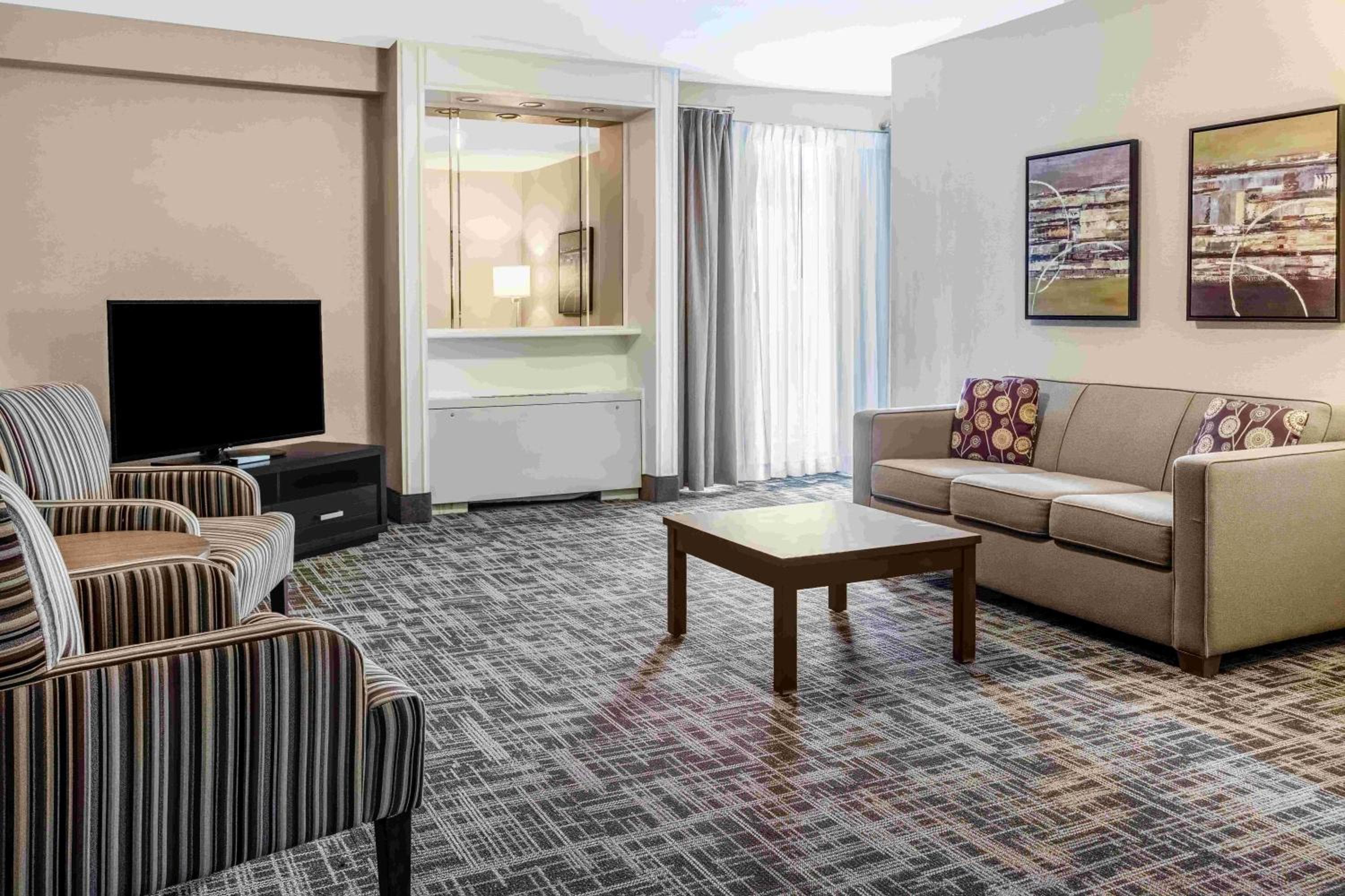 Best Western Ville-Marie Montreal Hotel & Suites