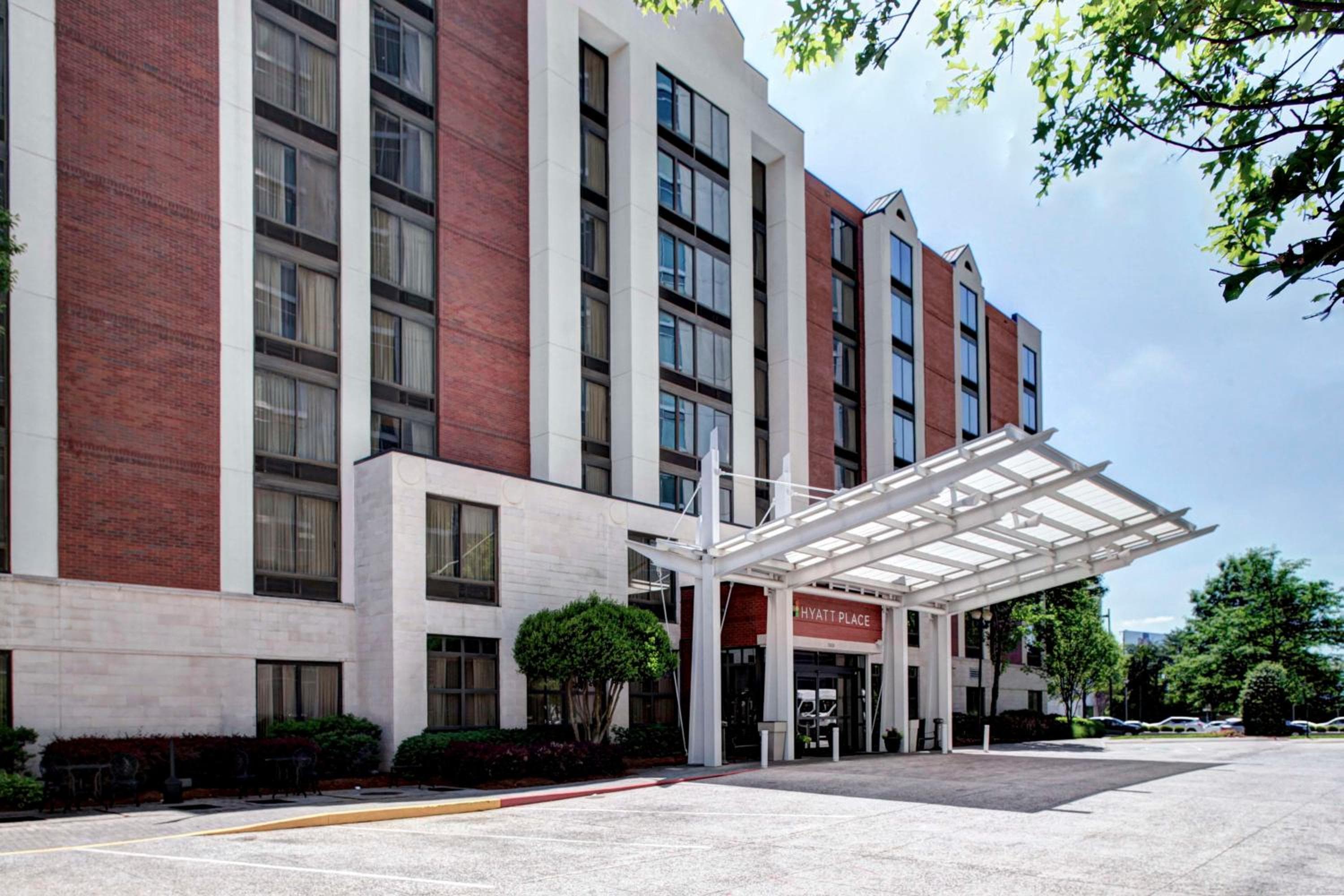 Hyatt Place Atlanta Buckhead: building